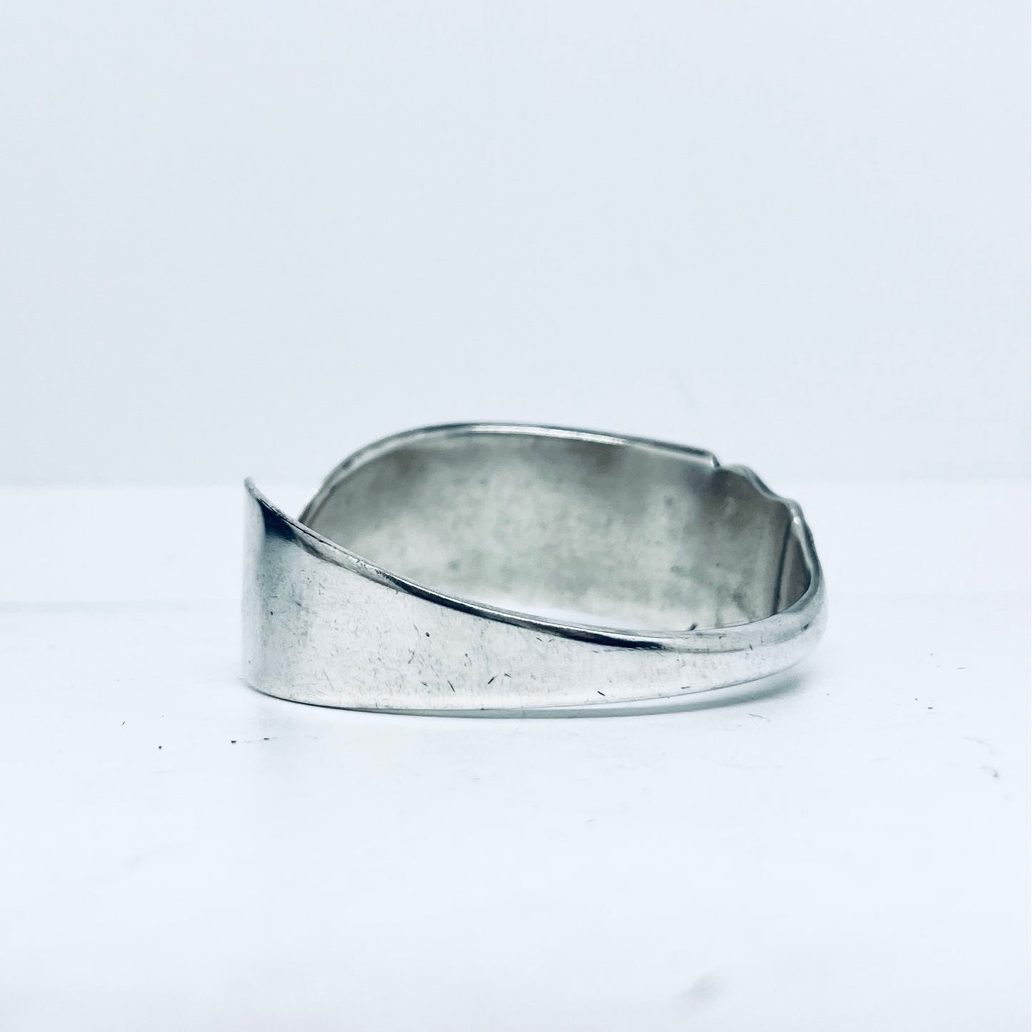 Bracciale Artigianale Mod. MASTER BUTTER KNIFE Realizzato con Antica posata in Argento (Prima Metà del ’900)