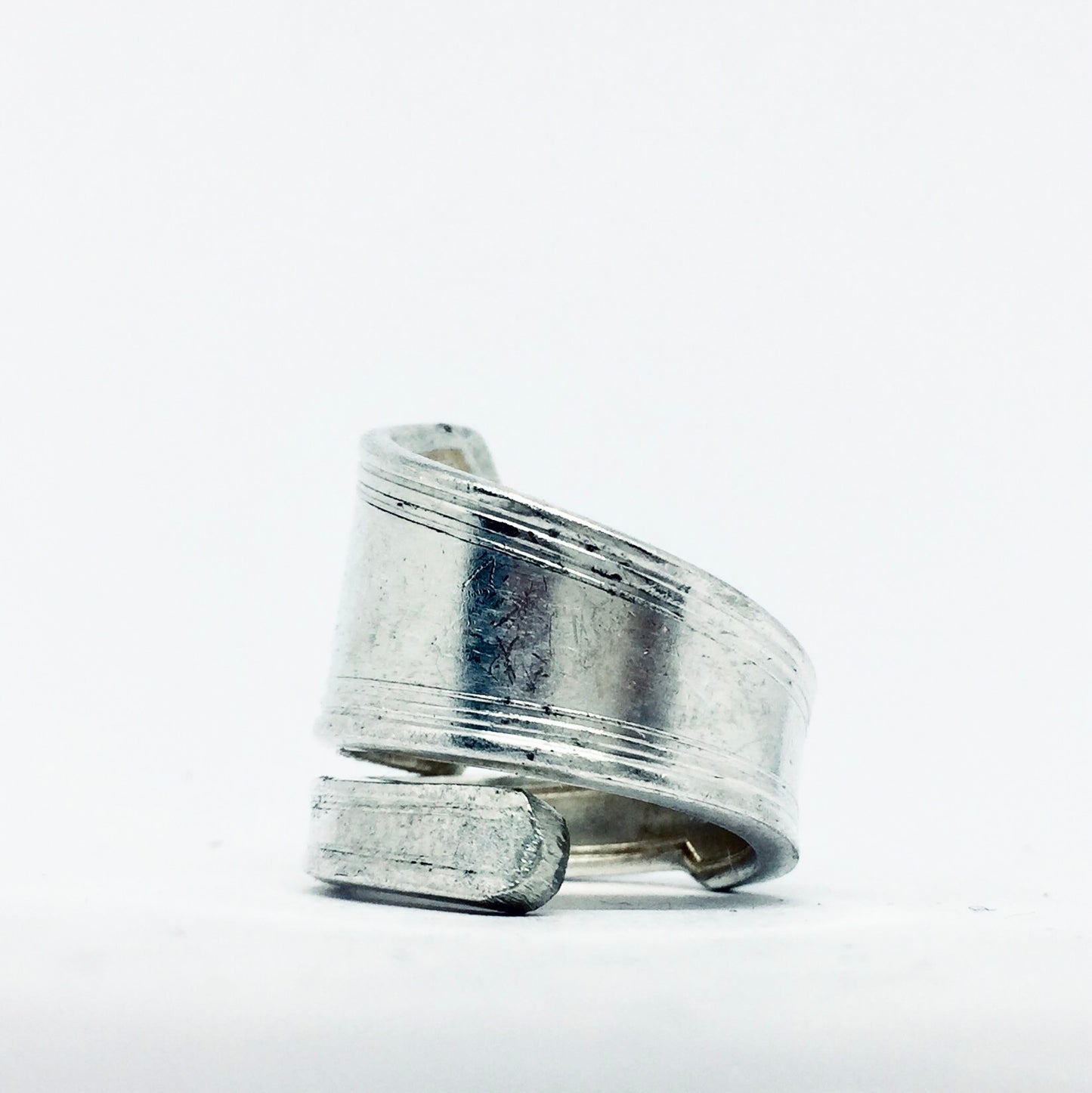 Anello Artigianale con Iniziale P