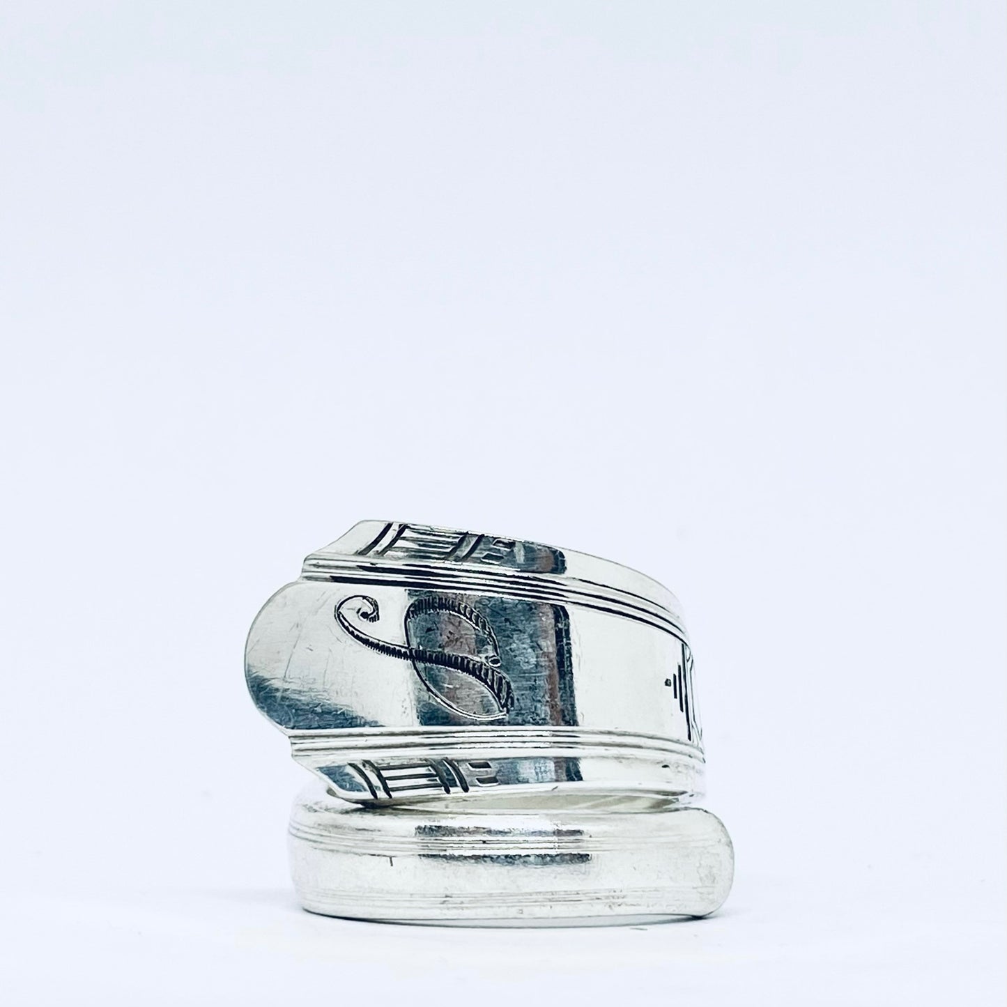 Anello Artigianale con Iniziale S