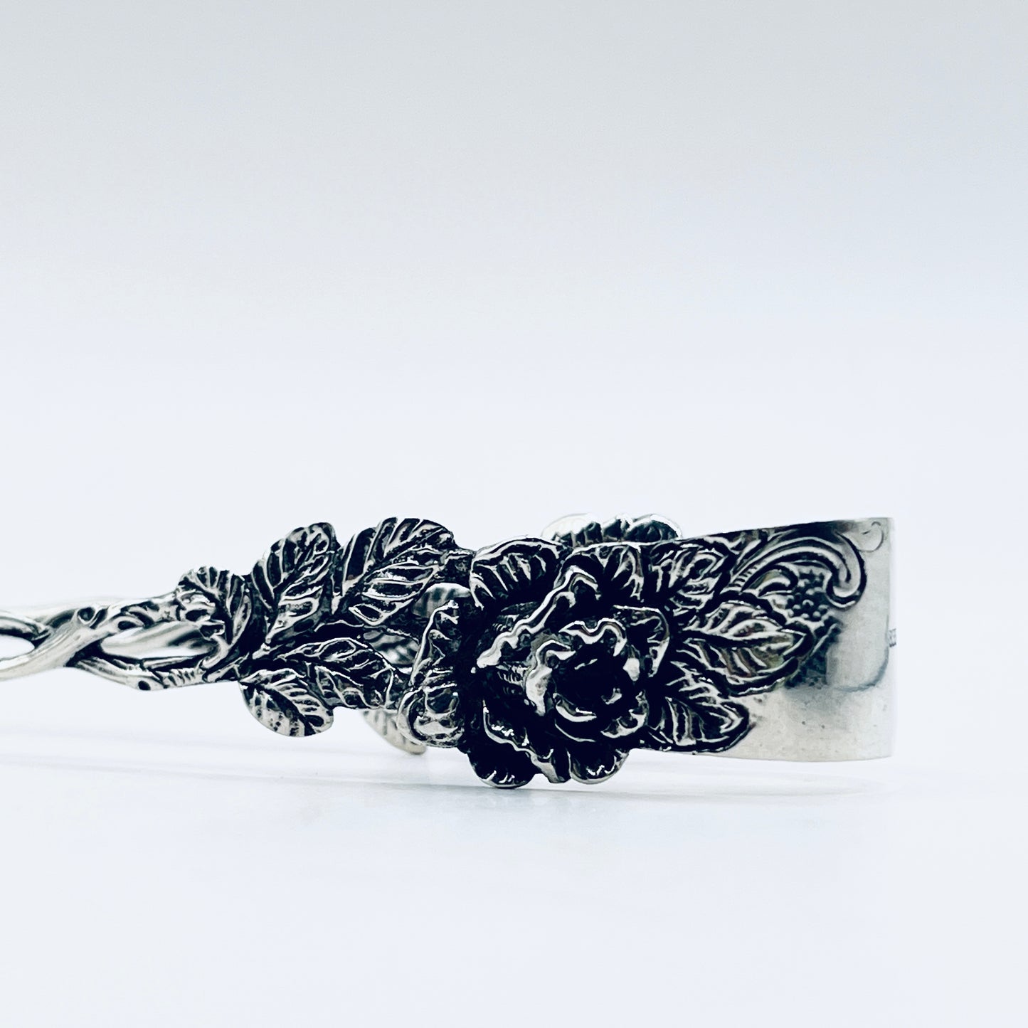 Anello Artigianale ROSA&FOGLIA Mod. PINZETTA Realizzato con Antica posata in Argento 835 (Prima Metà del ’900)