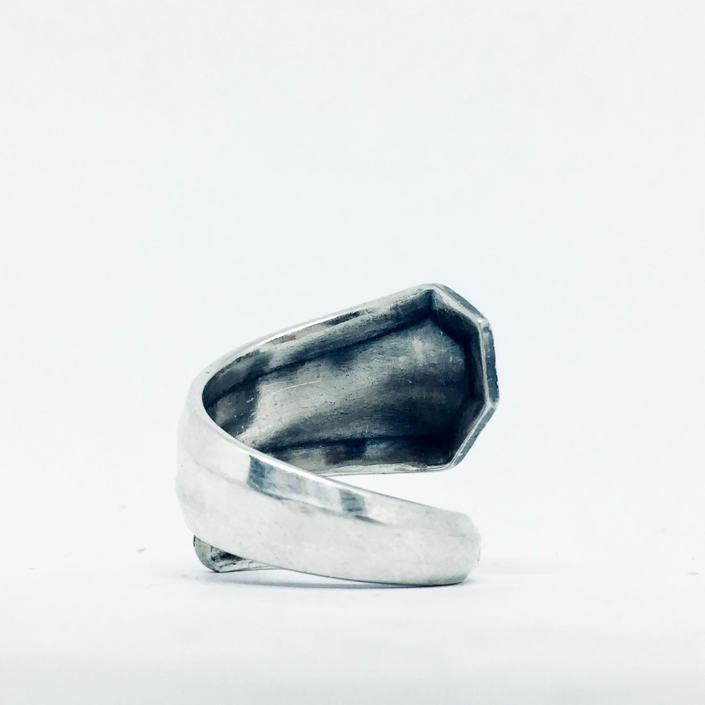 Anello Artigianale con Iniziale O