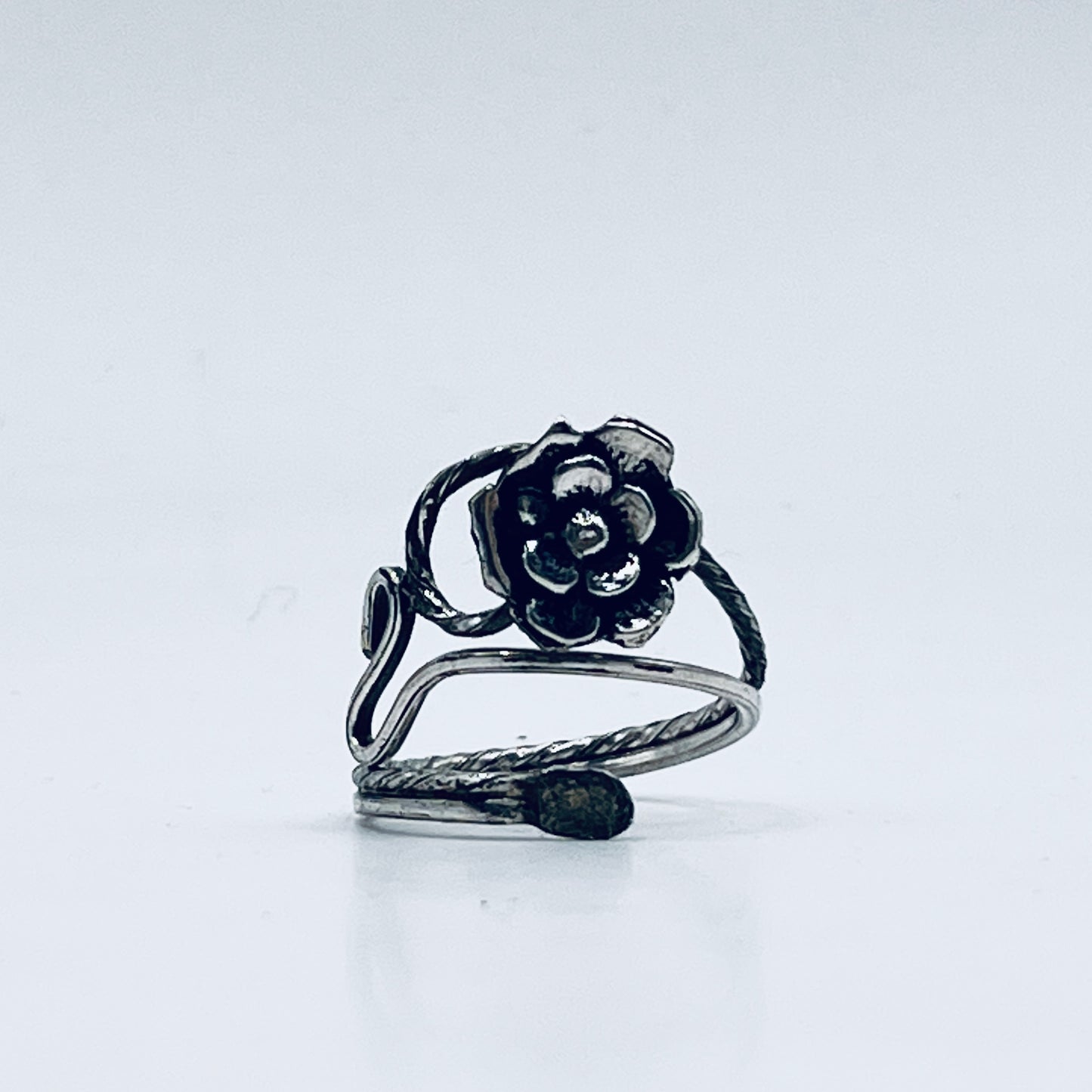 Anello Artigianale ART NOUVEAU Mod. INTERO/SPIRALE Realizzato con Antica posata in Argento (Prima Metà del ’900)