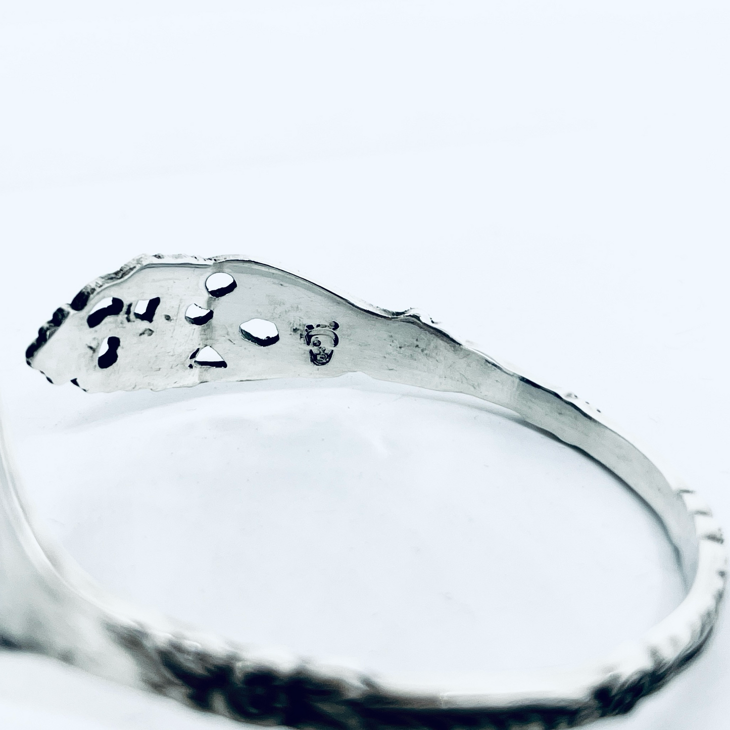Bracciale Artigianale CODA Mod. TRAFORATO Realizzato con Antica posata in Argento (Prima Metà del ’900)