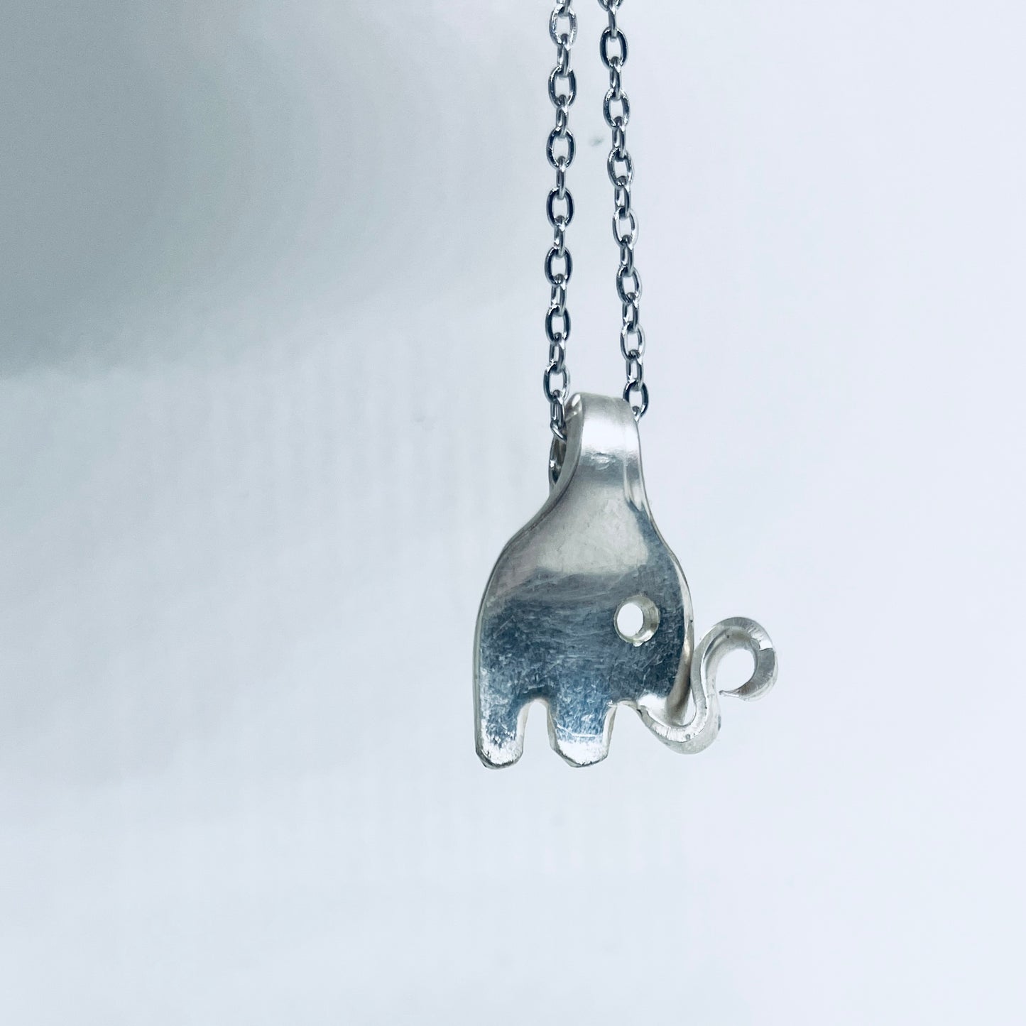 Pendente Artigianale Mod. MINI ELEFANTE Realizzato con Antica Posata in Argento (Prima Metà del ’900)