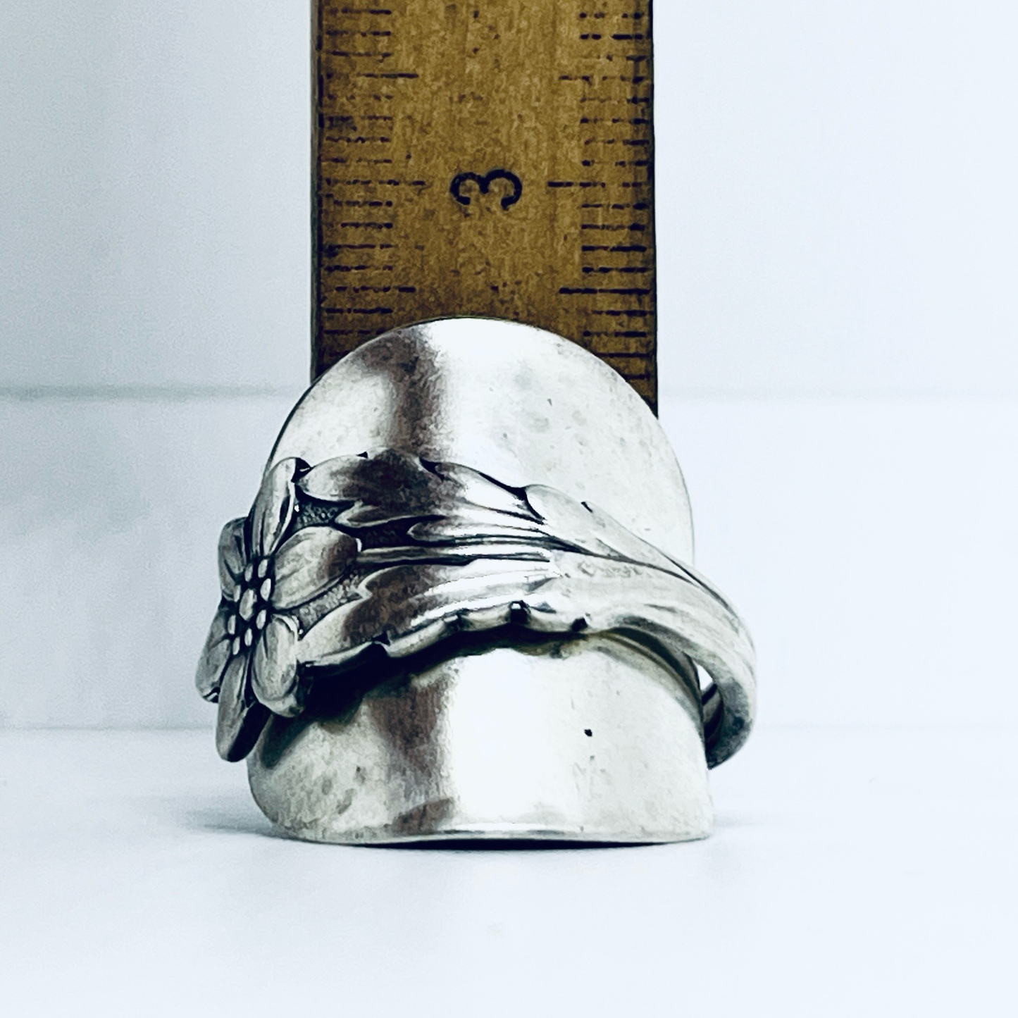 Anello Artigianale STELLA ALPINA Mod. INTERO Realizzato con intero Antico Cucchiaino in Argento (Prima Metà del ’900)