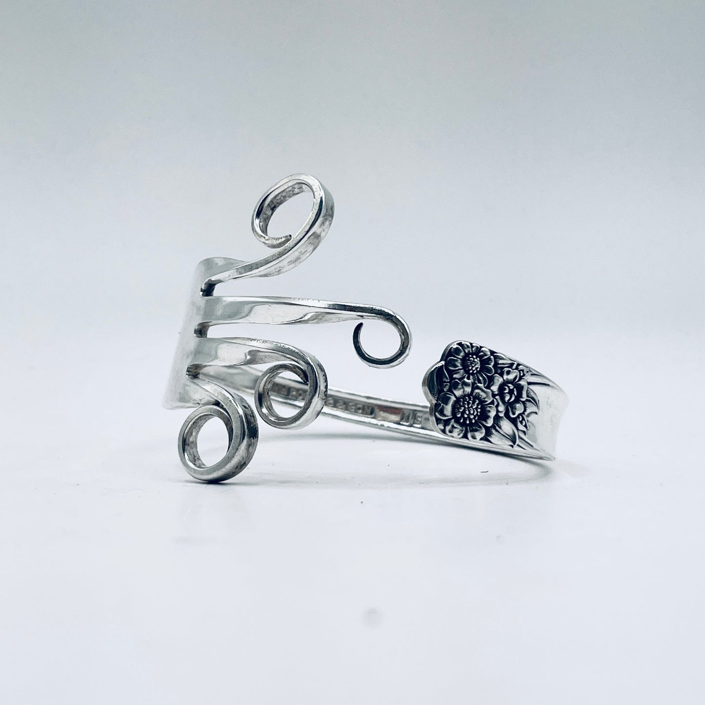 Bracciale Artigianale GIRASOLI Mod. FORCHETTA CUORE/CLASSICO Realizzato con Antica posata in lega d’argento (Prima Metà del ’900)