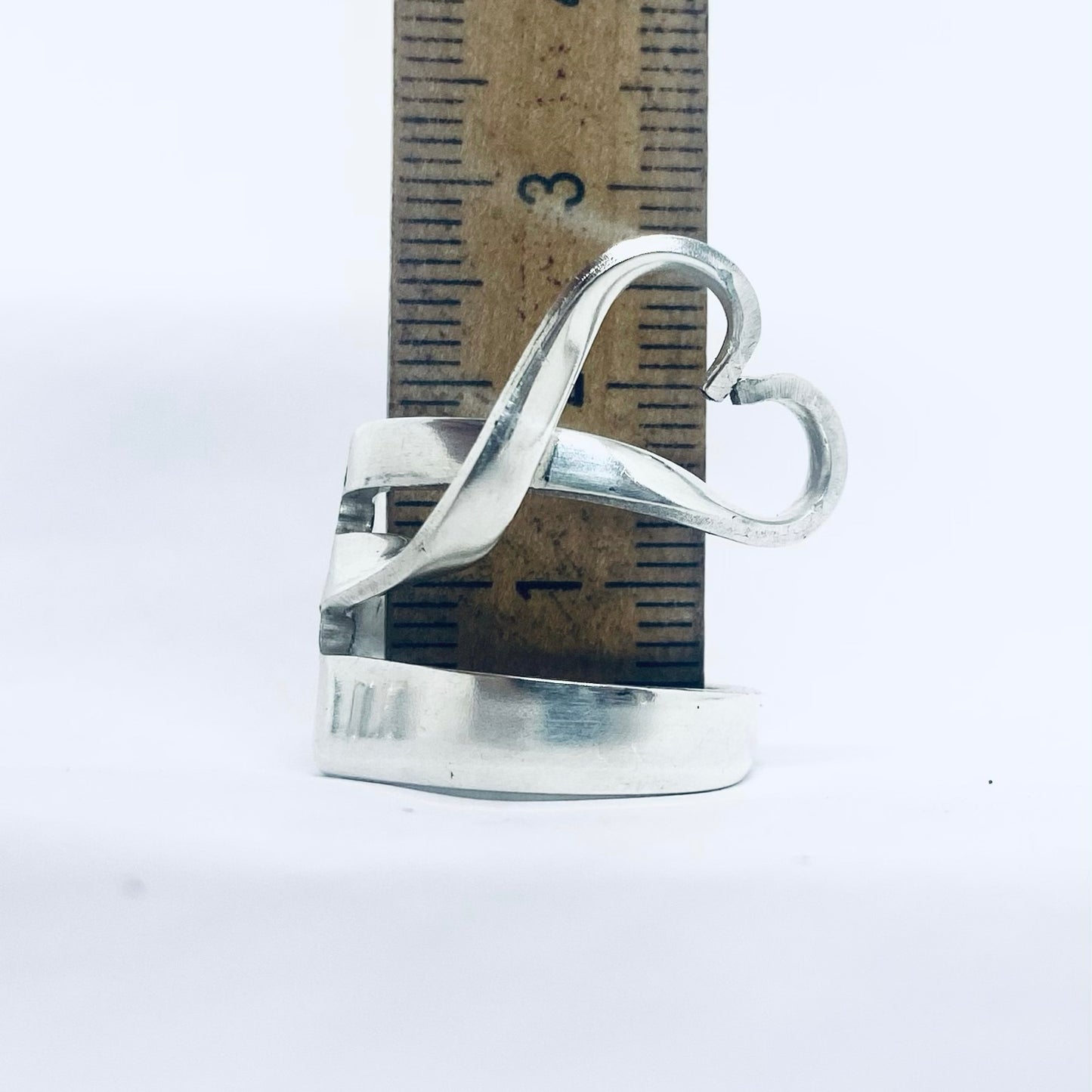 Anello Artigianale Mod. FORCHETTINA CUORE Realizzato con parte di antica forchettina in Argento (Prima Metà del ’900)