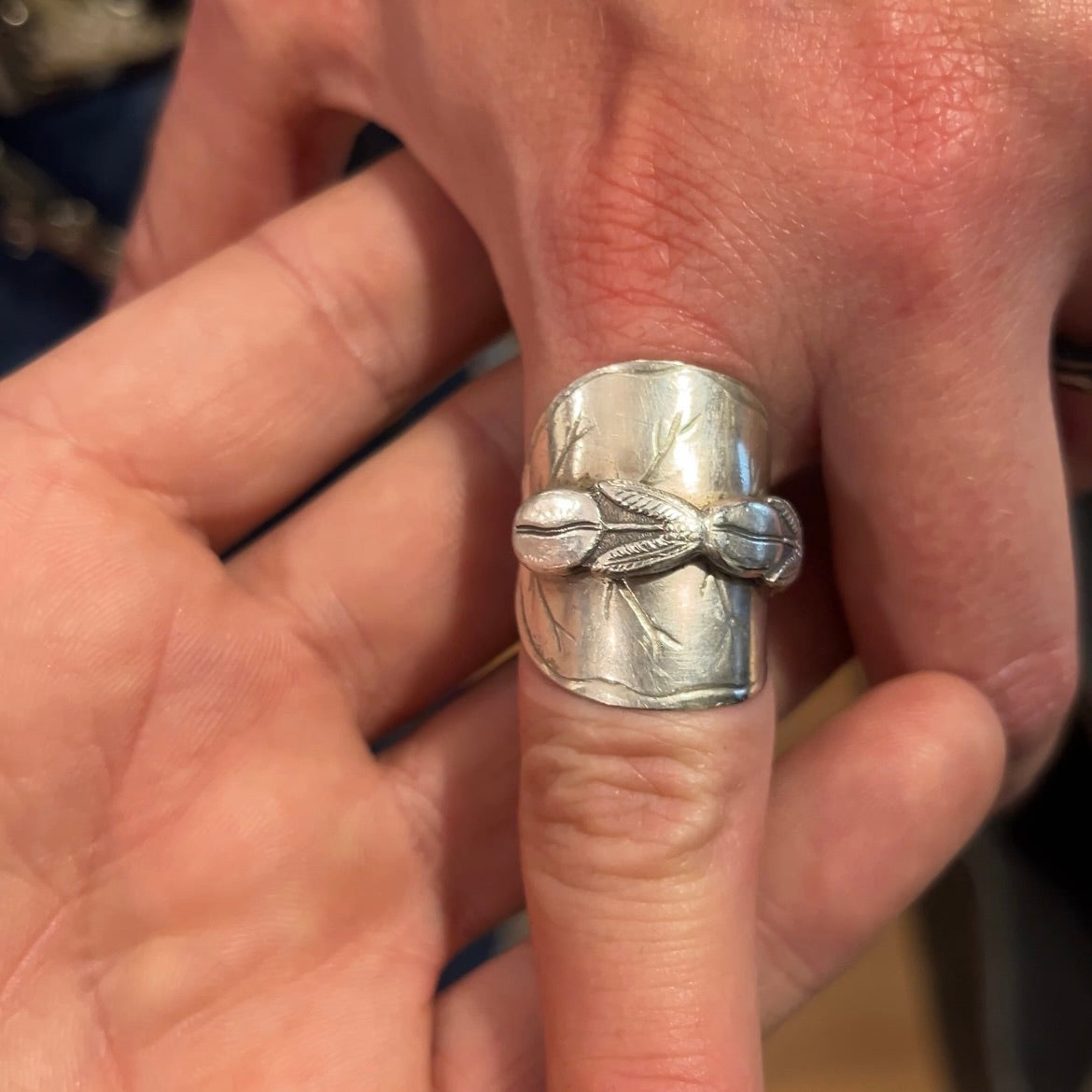 Anello Artigianale CHICCO CAFFÈ Mod. INTERO Realizzato con intero Antico Cucchiaino in Argento (Prima Metà del ’900)