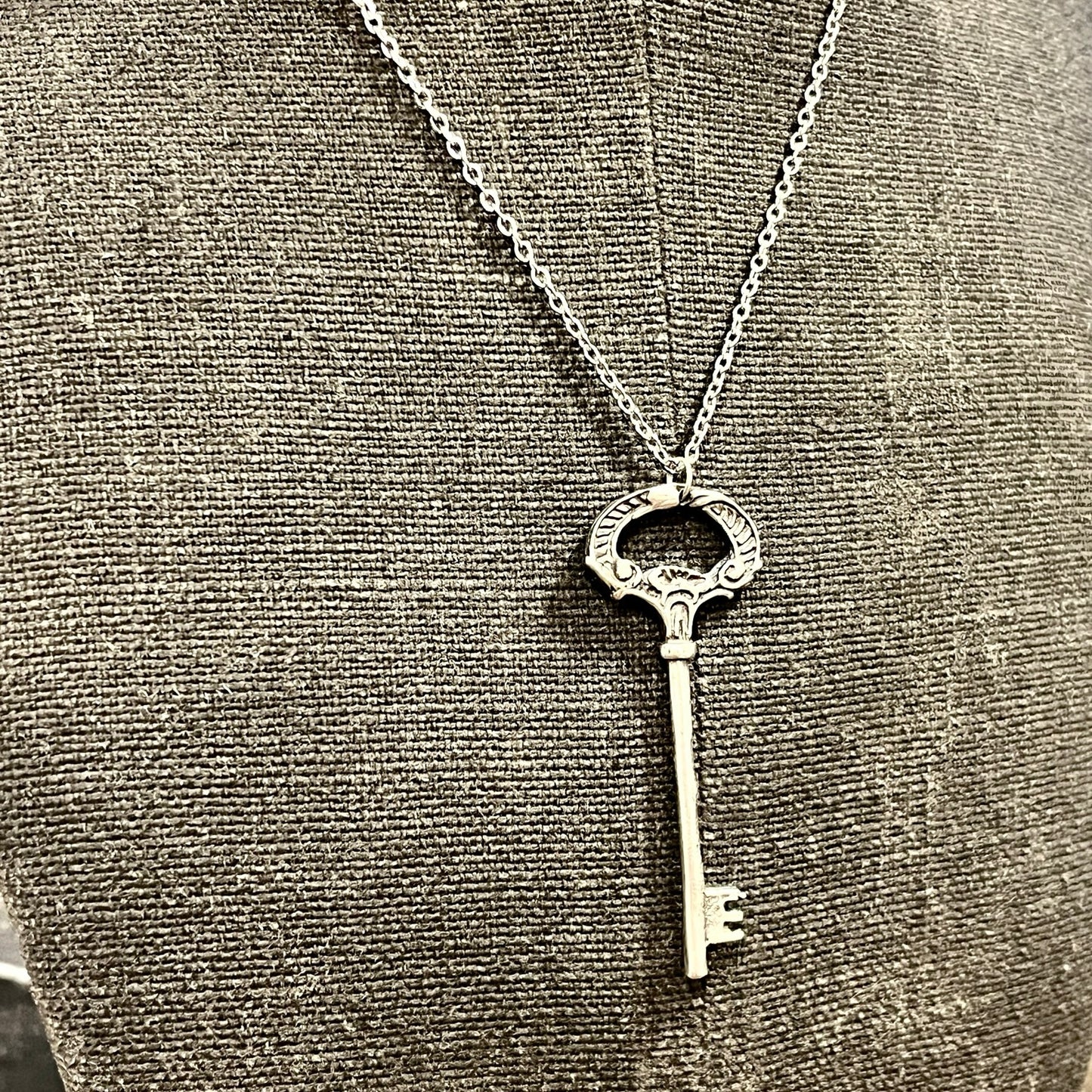Pendente Artigianale Mod. CHIAVE Realizzato con Antica Chiave in Argento (Prima Metà del ’900)