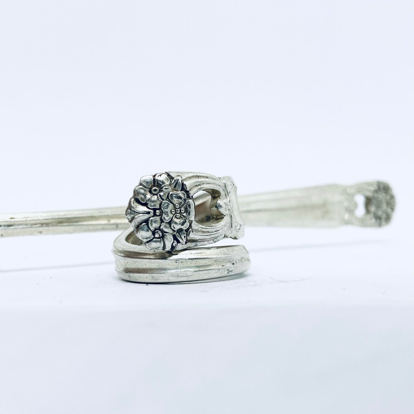 Anello Artigianale Mod. SPIRALE Realizzato con Antica posata in Argento (Prima Metà del ’900)