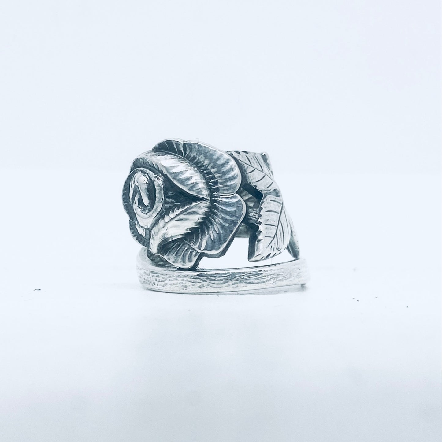 Anello Artigianale ROSA Mod. SPIRALE Realizzato con Antica posata in Argento (Prima Metà del ’900)