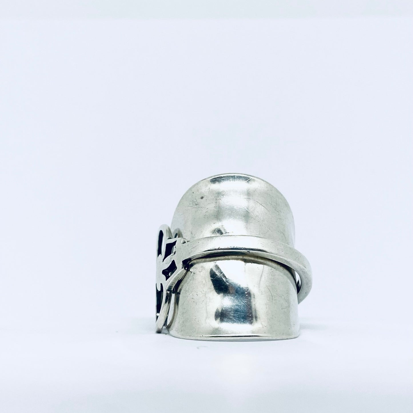 Anello Artigianale CORONA Mod. INTERO Realizzato con intero Antico Cucchiaino in Argento (Prima Metà del ’900)
