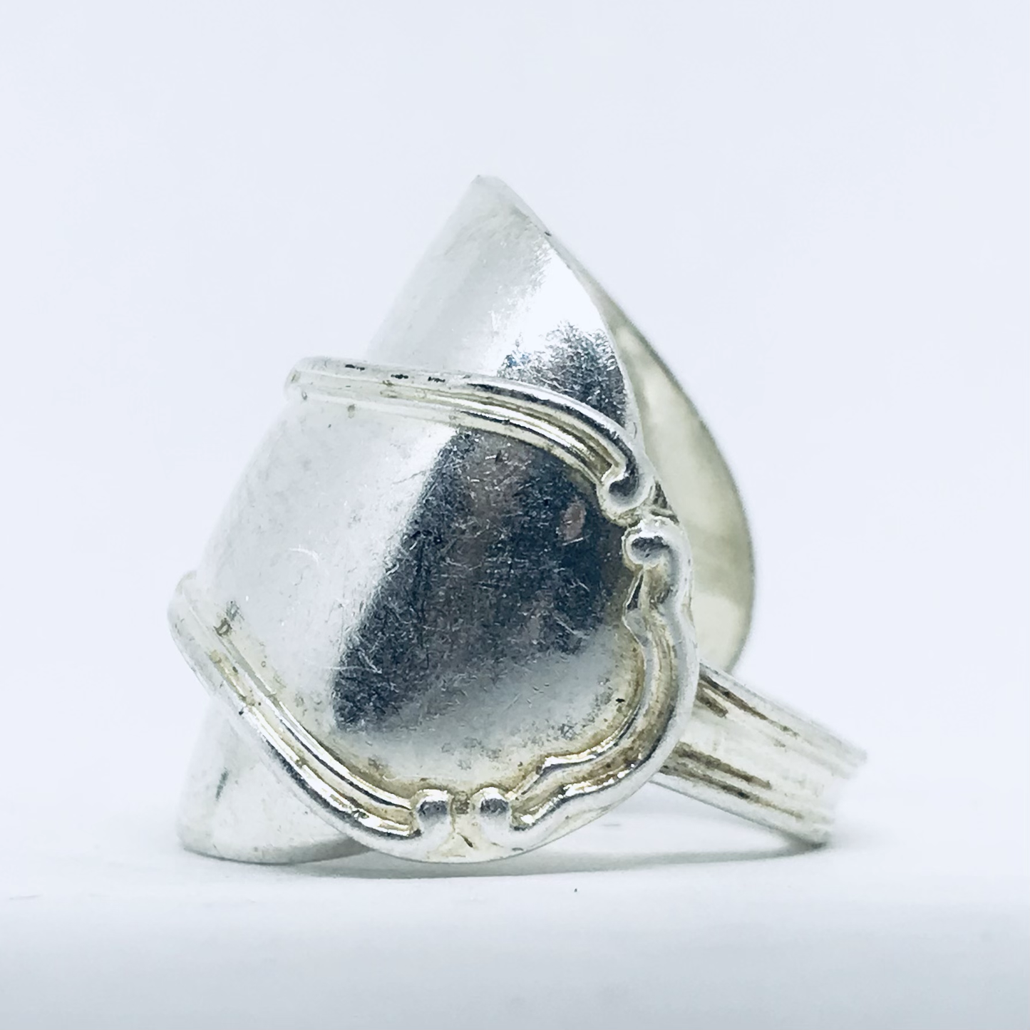 Anello Artigianale Mod. INTERO Realizzato con intero Antico Cucchiaino in Argento (Prima Metà del ’900)