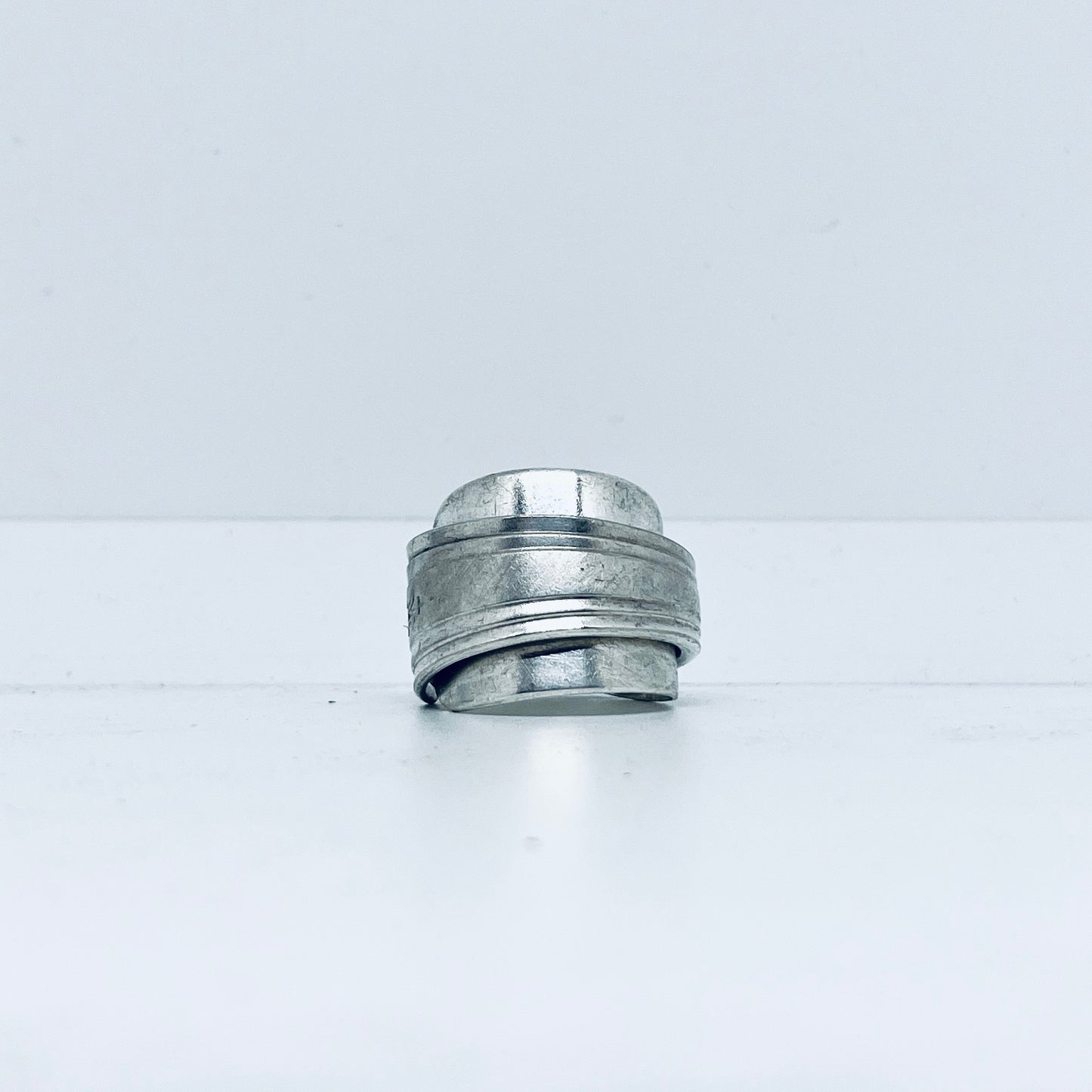 Anello Artigianale Mod. SPALMABURRO Realizzato con intero Antico Cucchiaino in Argento (Prima Metà del ’900)