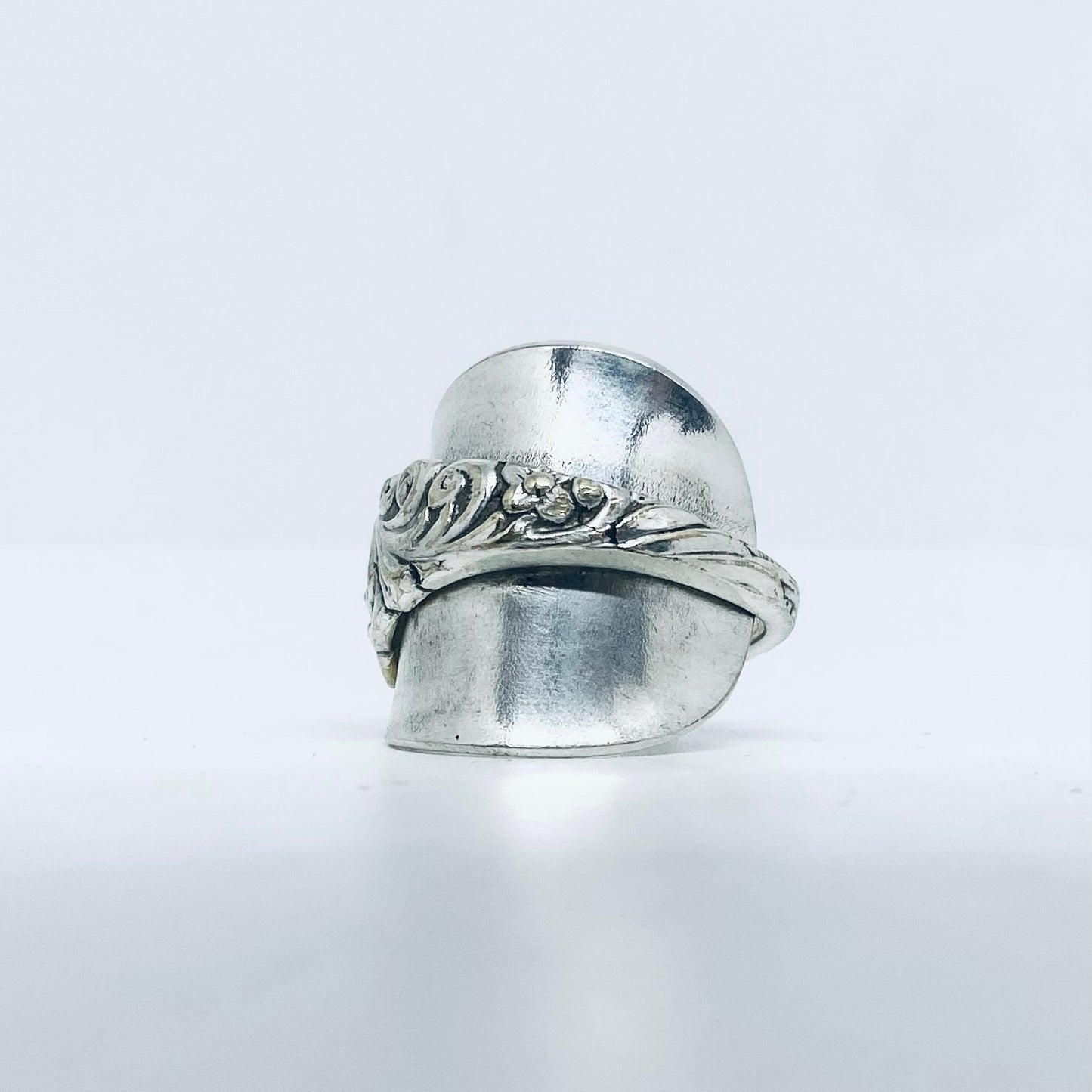 Anello Artigianale SUPER DECORO Mod. INTERO Realizzato con intero Antico Cucchiaino in Argento (Prima Metà del ’900)