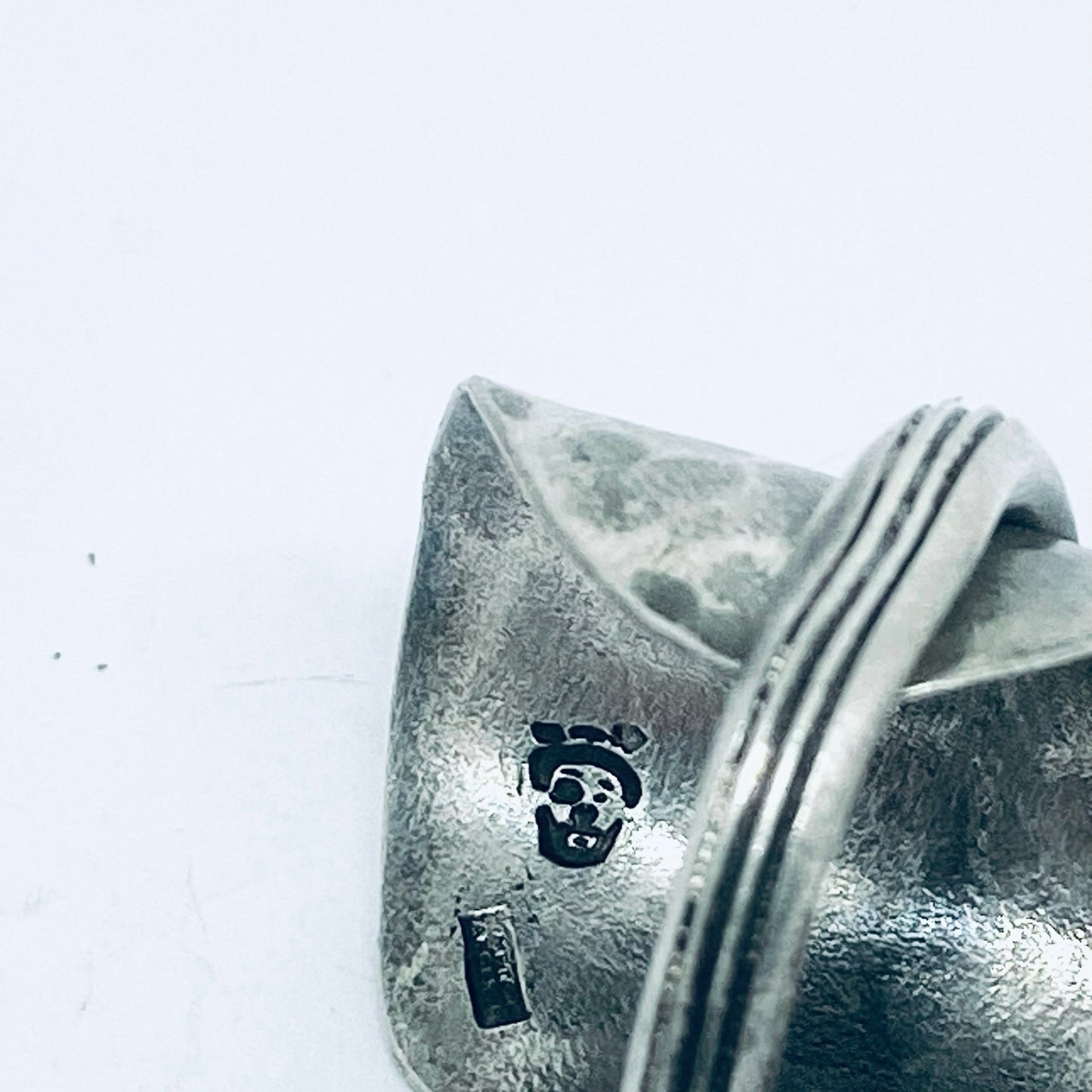 Anello Artigianale Mod. INTERO Realizzato con intero Antico Cucchiaino in Argento (Prima Metà del ’900)