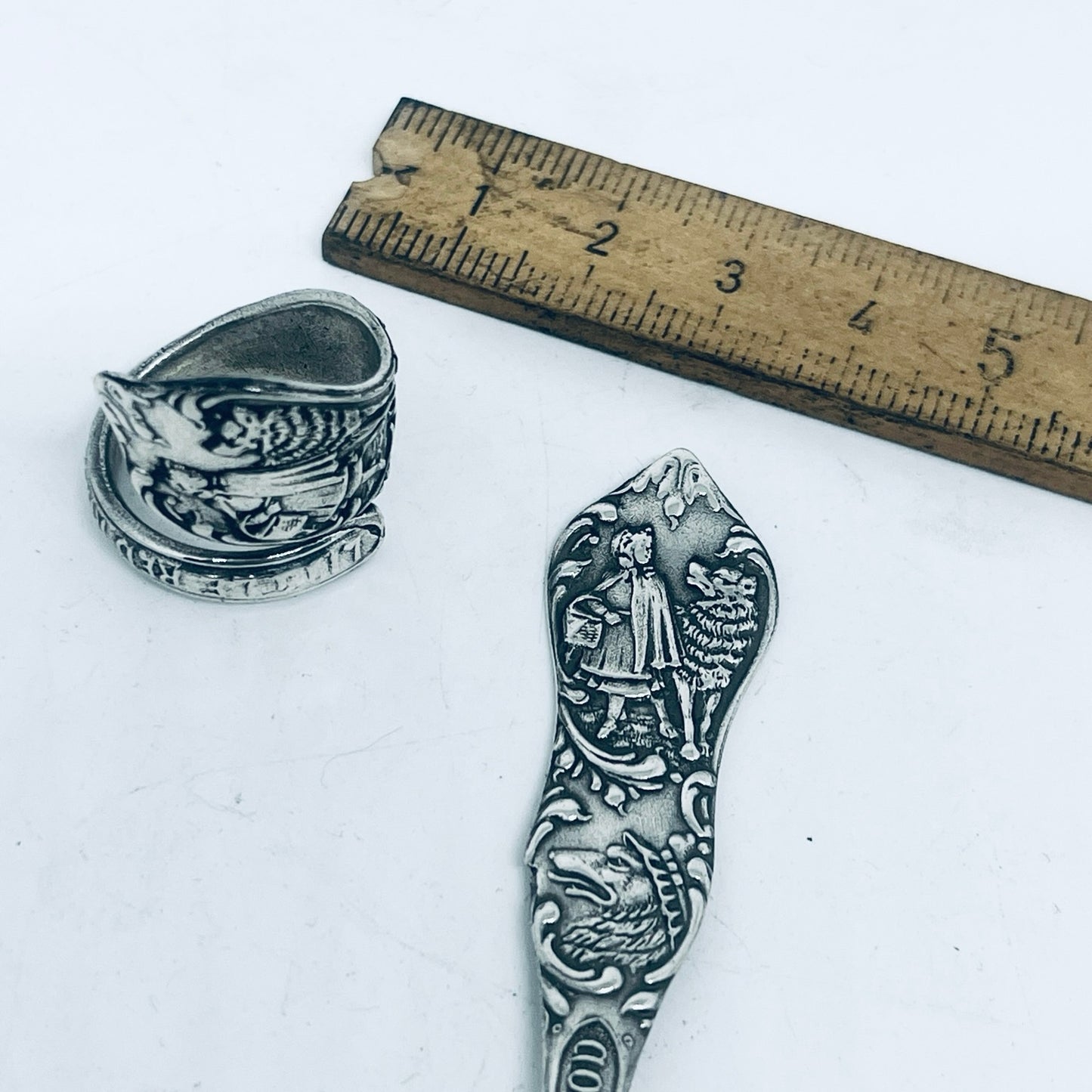 Anello Artigianale CAPPUCCETTO ROSSO Mod. SPIRALE Realizzato con Antica posata in Argento (Prima Metà del ’900)