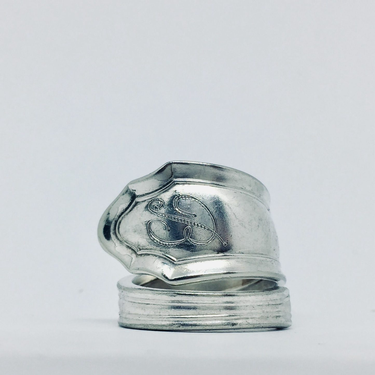 Anello Artigianale INIZIALE B Realizzato con Antica posata in Argento (Prima Metà del '900)