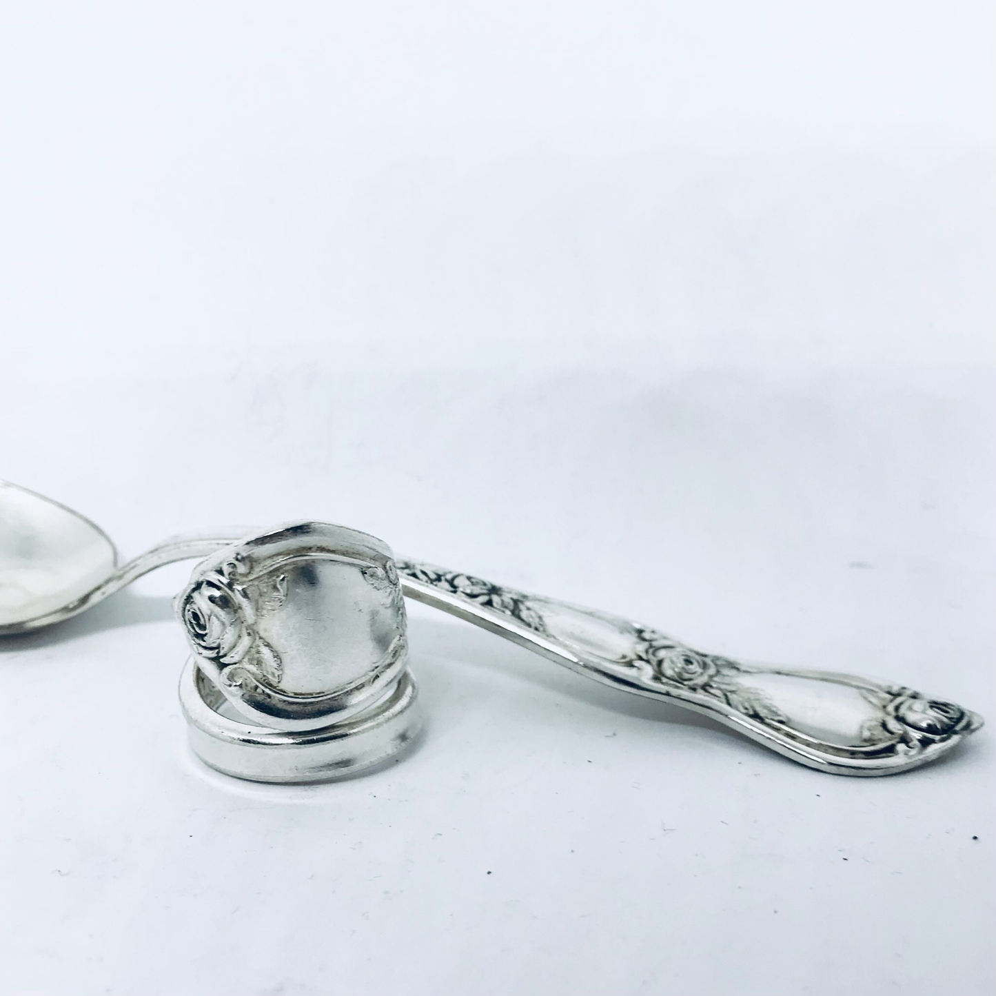 Anello Artigianale ROSA Mod. SPIRALE Realizzato con Antica posata in Argento (Prima Metà del ’900)