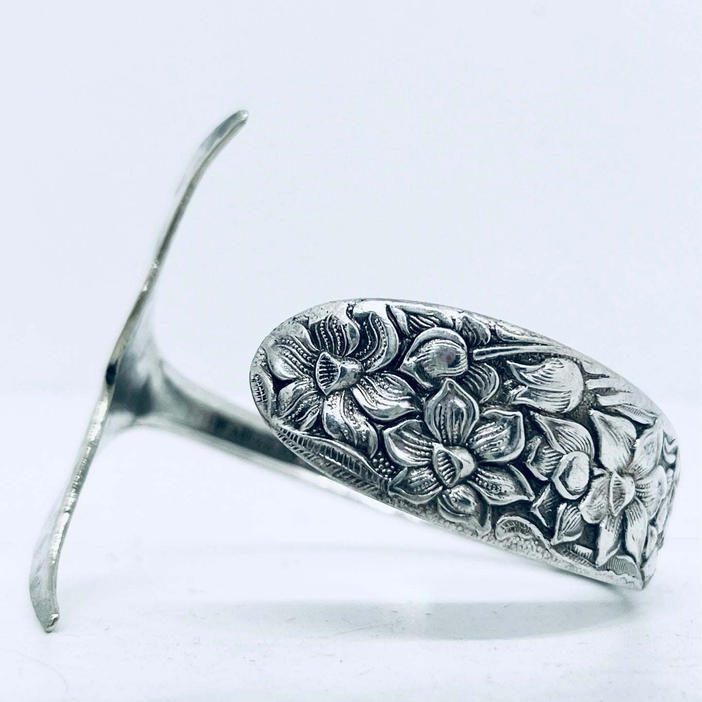 Bracciale Artigianale NARCISI Mod. CODA MARTELLATA Realizzato con Antica posata in Argento (Prima Metà del ’900)