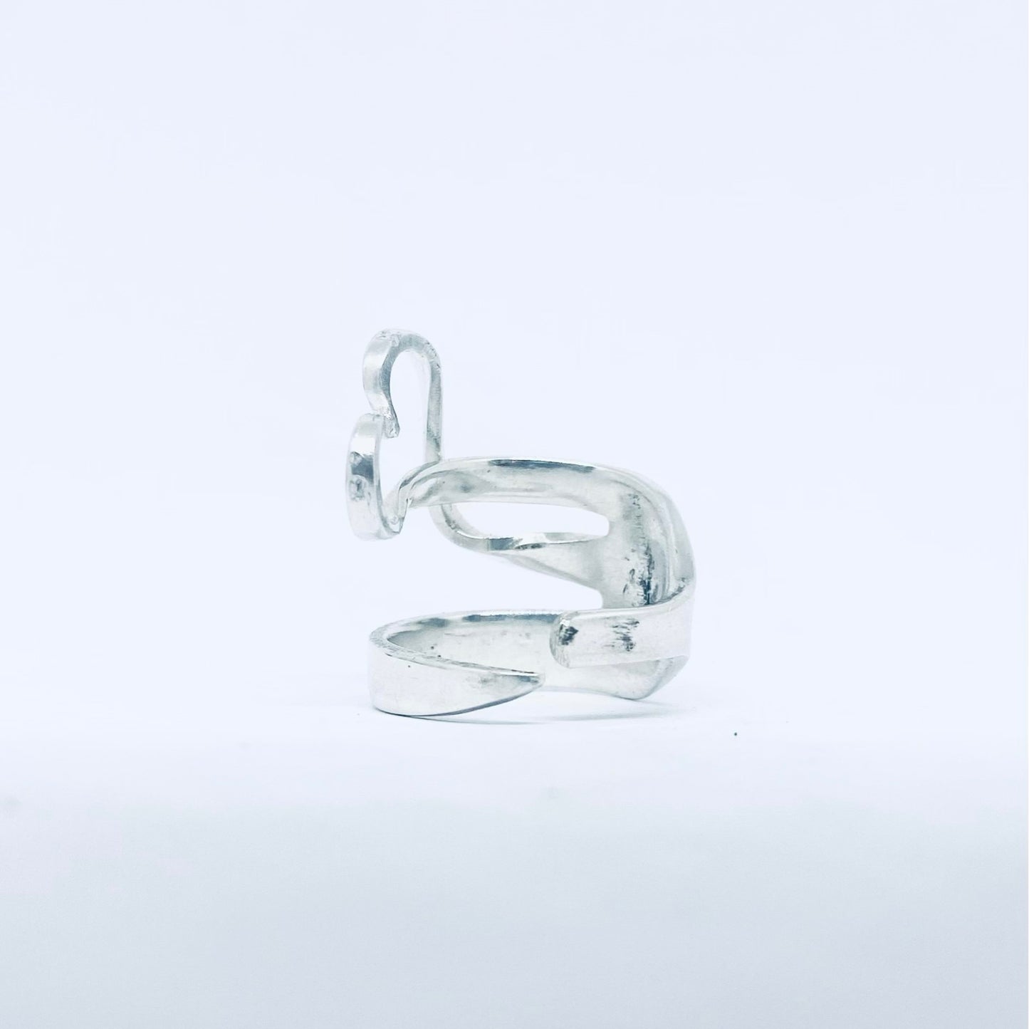 Anello Artigianale Mod. FORCHETTINA CUORE Realizzato con parte di antica forchettina in Argento (Prima Metà del ’900)