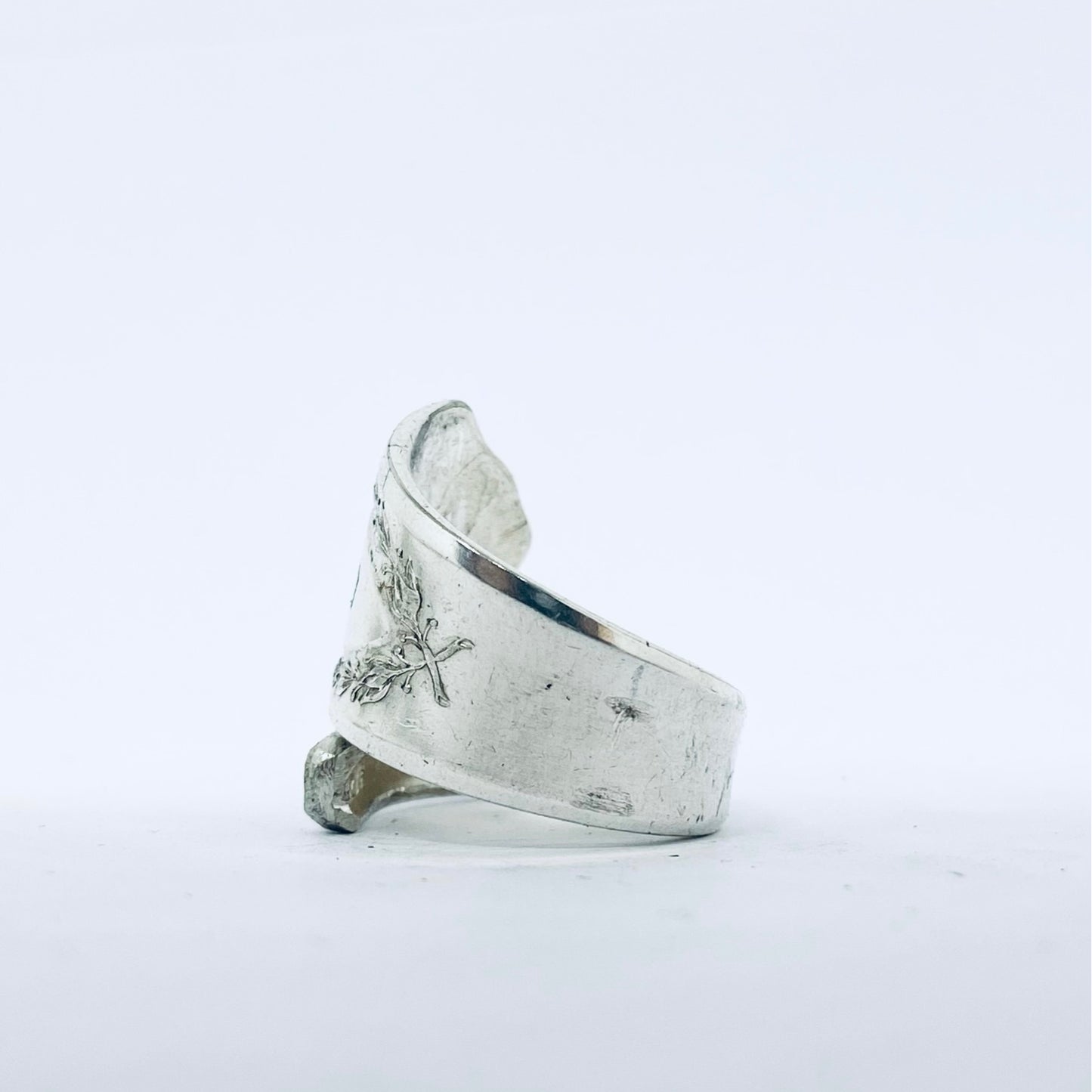 Anello Artigianale con Iniziale S