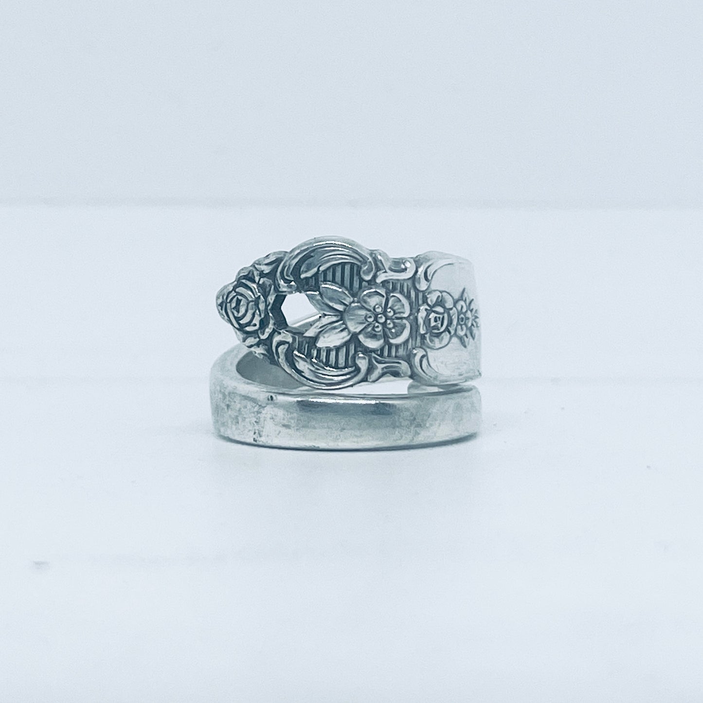 Anello Artigianale Mod. SPIRALE Realizzato con Antica posata in Argento (Prima Metà del ’900)