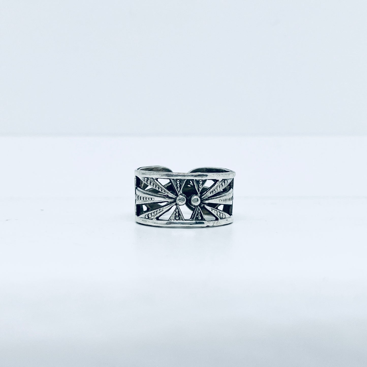 Anello Artigianale ASTRO Mod. SPILLA Realizzato con Antica spilla in Argento (Prima Metà del ’900)