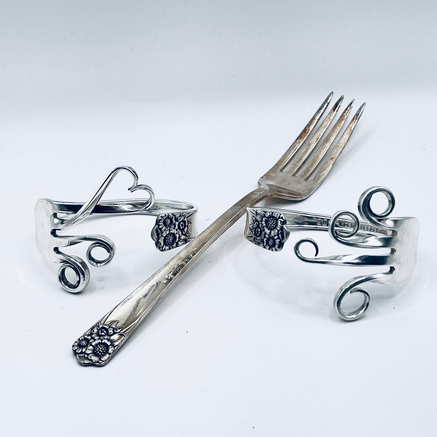 Bracciale Artigianale GIRASOLI Mod. FORCHETTA CUORE/CLASSICO Realizzato con Antica posata in lega d’argento (Prima Metà del ’900)