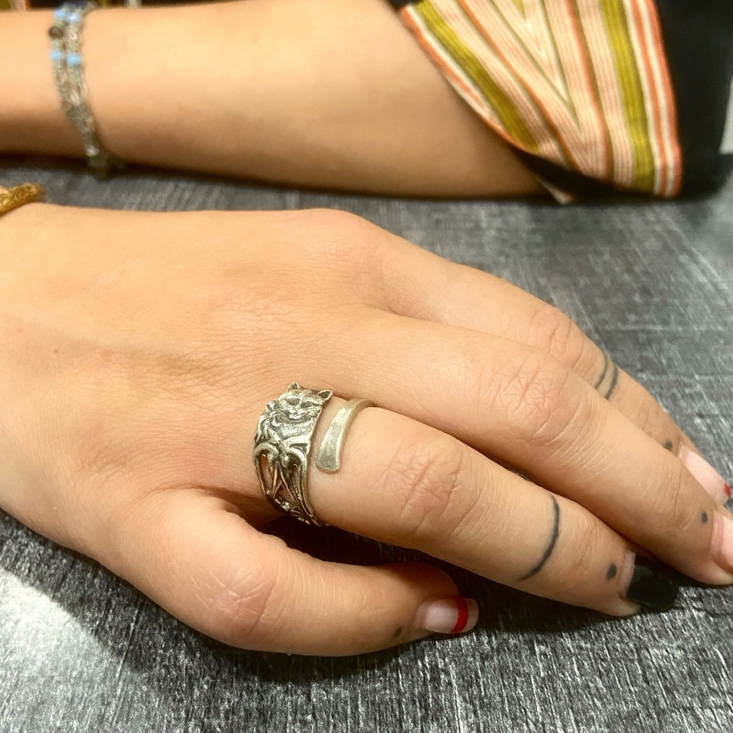 Anello Artigianale GATTO Mod. CLASSICO/SPIRALE Realizzato con Antica posata in Argento (Prima Metà del ’900)
