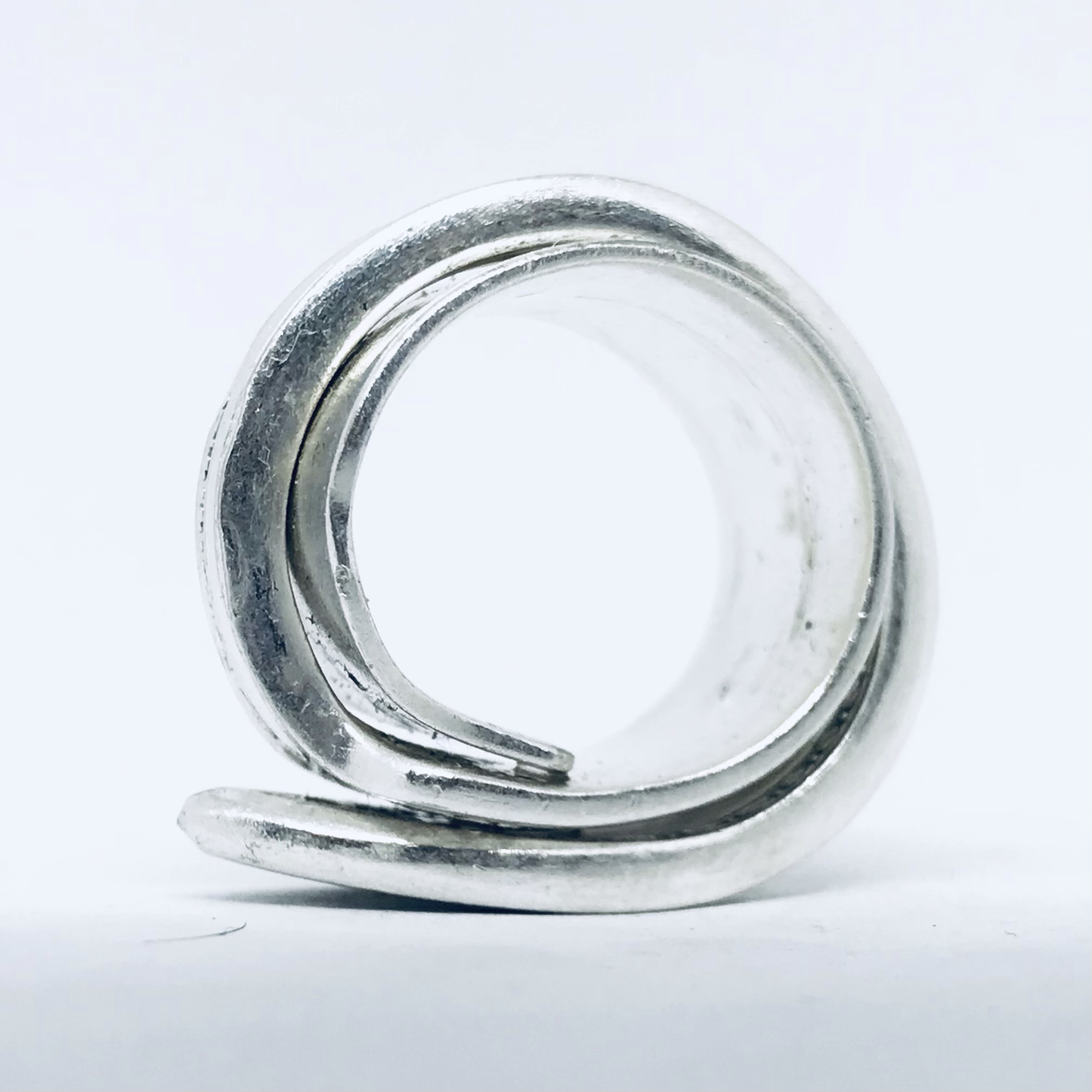 Anello Artigianale Mod. SPALMABURRO Realizzato con intero Antico Cucchiaino in Argento (Prima Metà del ’900)