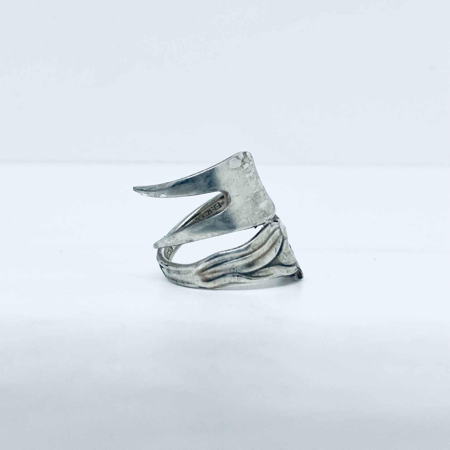 Anello Artigianale Mod. FORCHETTINA CAMPANULA Realizzato con intera antica forchettina in Argento (Prima Metà del ’900)