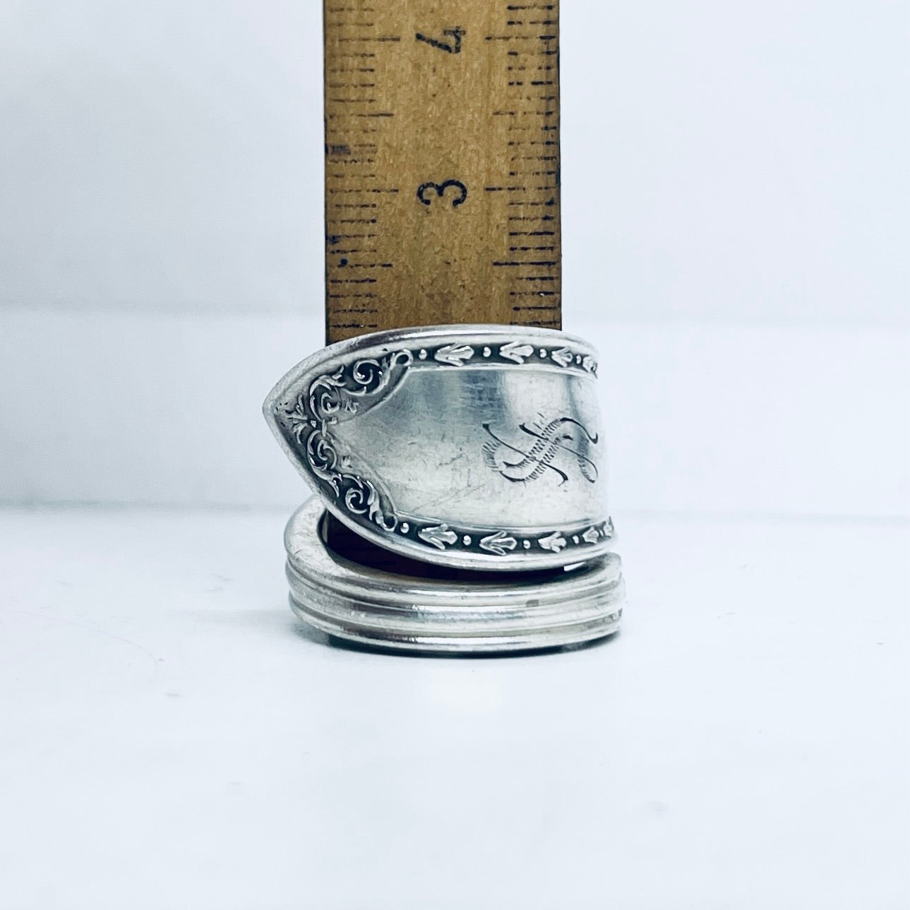 Anello Artigianale con Iniziale S