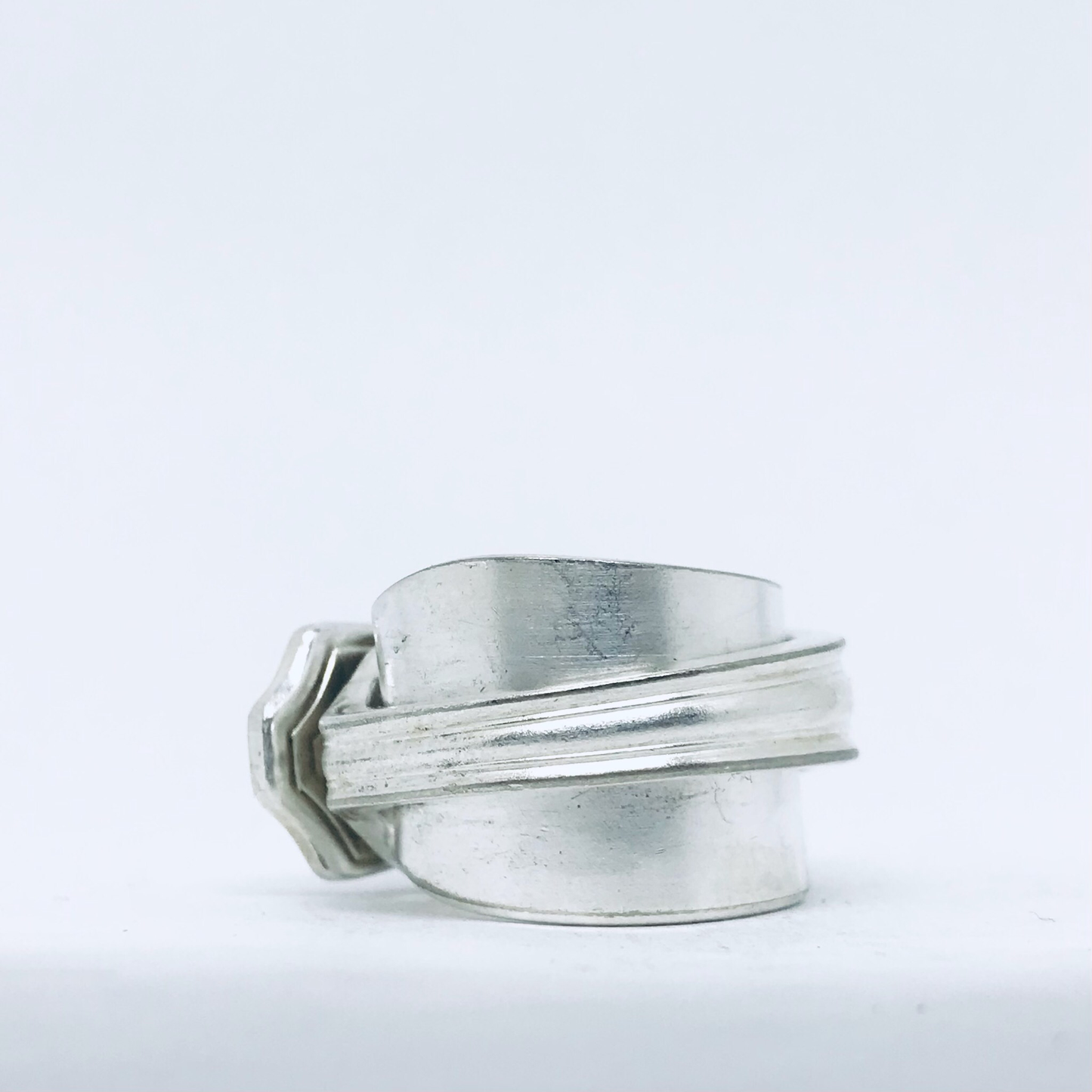 Anello Artigianale Mod. SPALMABURRO Realizzato con intero Antico Cucchiaino in Argento (Prima Metà del ’900)