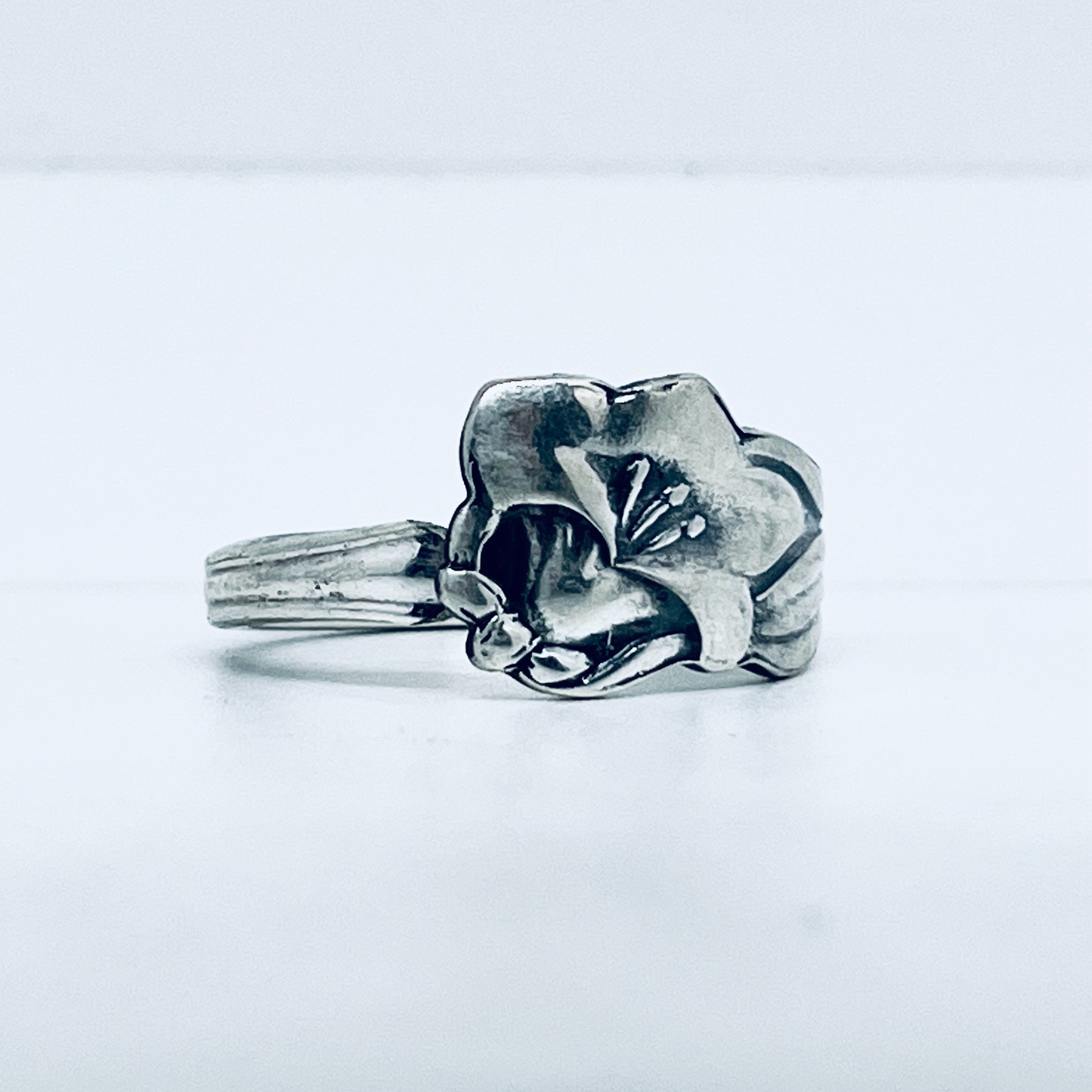 Anello Artigianale CAMPANULA Mod. CLASSICO Realizzato con Antica posata in Argento (Prima Metà del ’900)