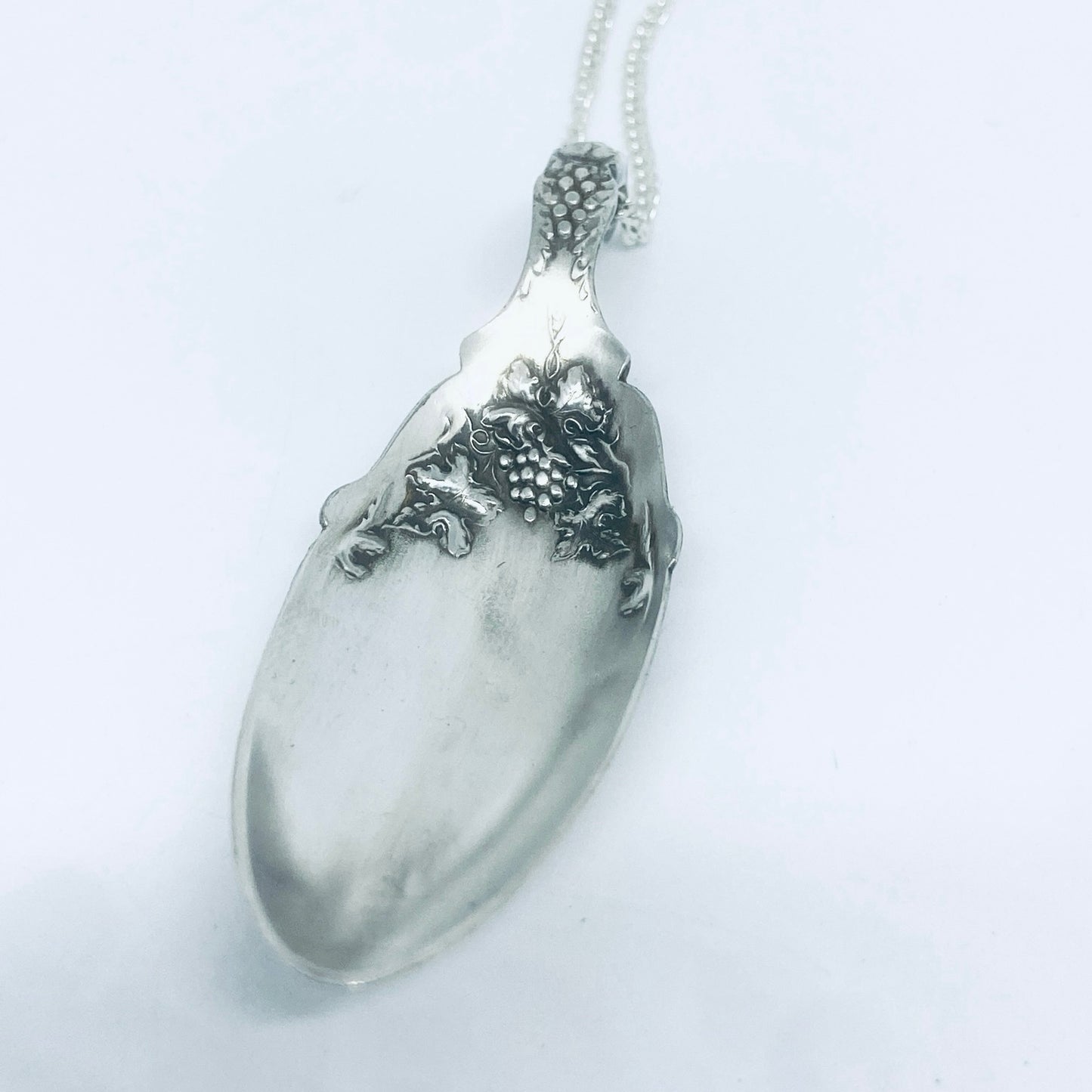 Pendente Artigianale UVA Mod. CUCCHIAIO Realizzato con Antica Posata in Argento (Prima Metà del ’900)
