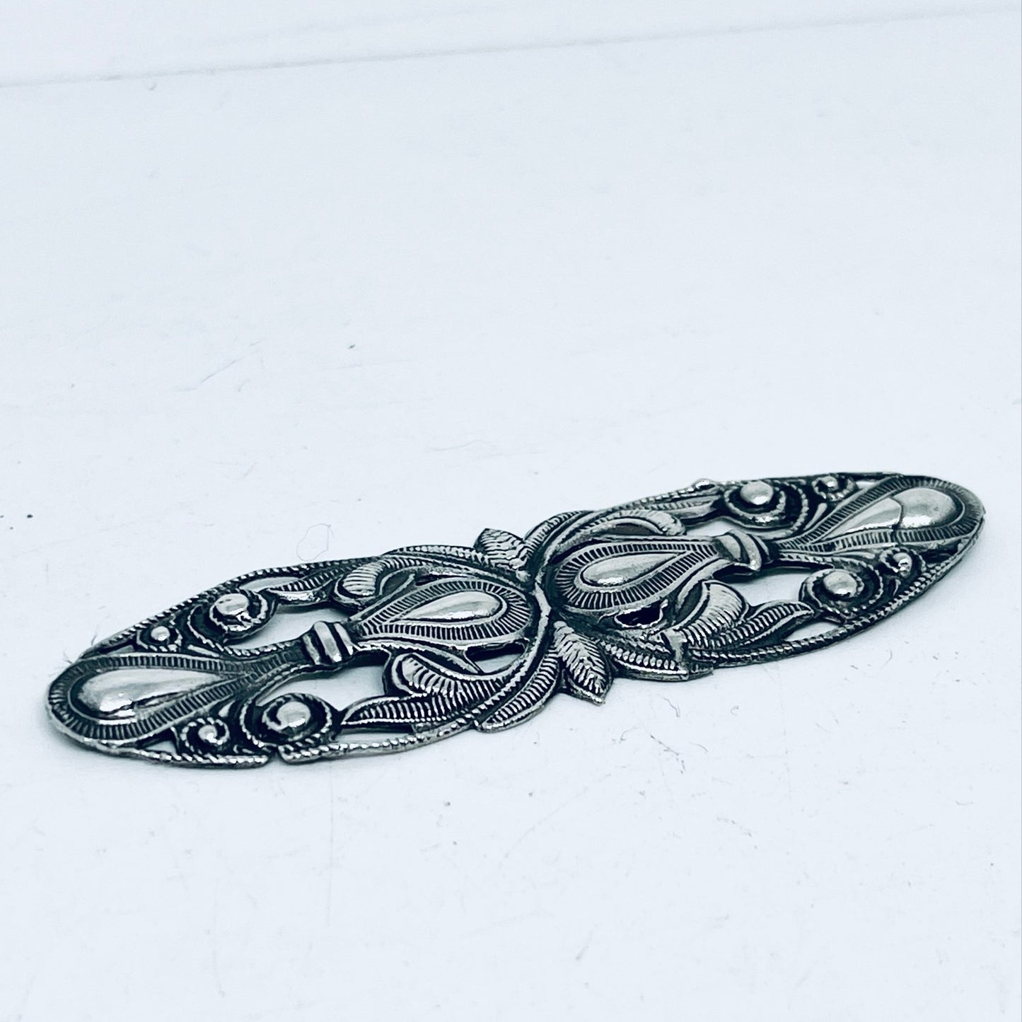 Anello Artigianale “BOCCHETTA SERRATURA GOCCIA” Realizzato con bocchetta serratura in Argento (Prima Metà del ’900)