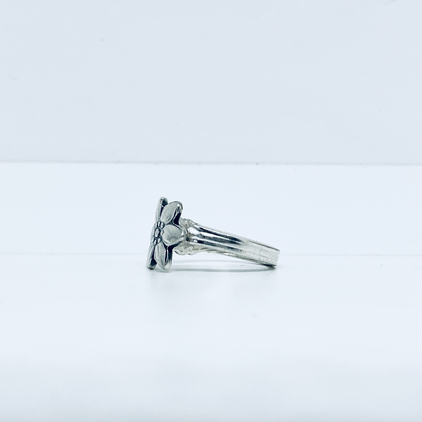 Anello Artigianale STELLA ALPINA Mod. CLASSICO Realizzato con Antica posata in Argento (Prima Metà del ’900)