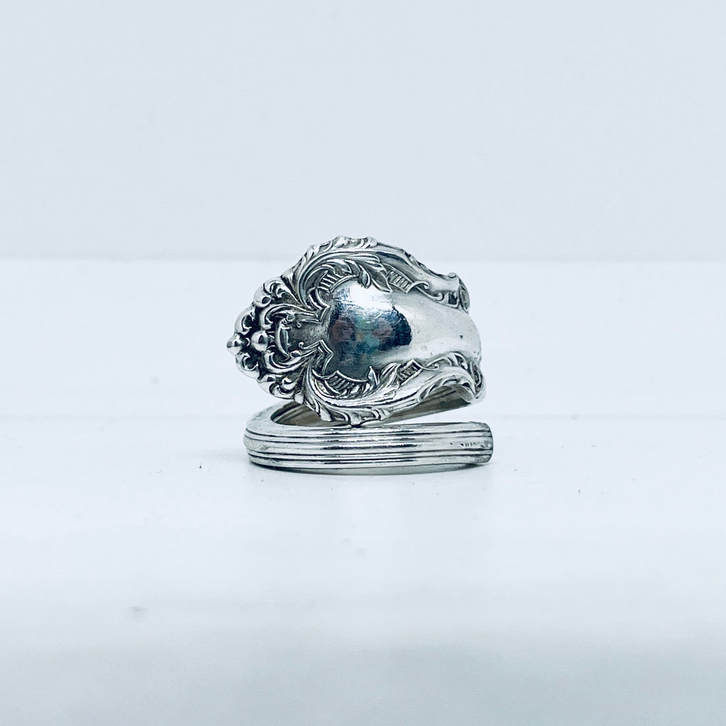 Anello Artigianale Mod. SPIRALE Realizzato con Antica posata in Argento (Prima Metà del ’900)