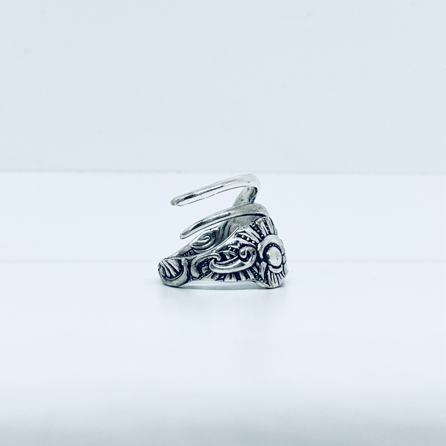 Anello Artigianale Mod. FORCHETTINA Realizzato con intera antica forchettina in Argento (Prima Metà del ’900)
