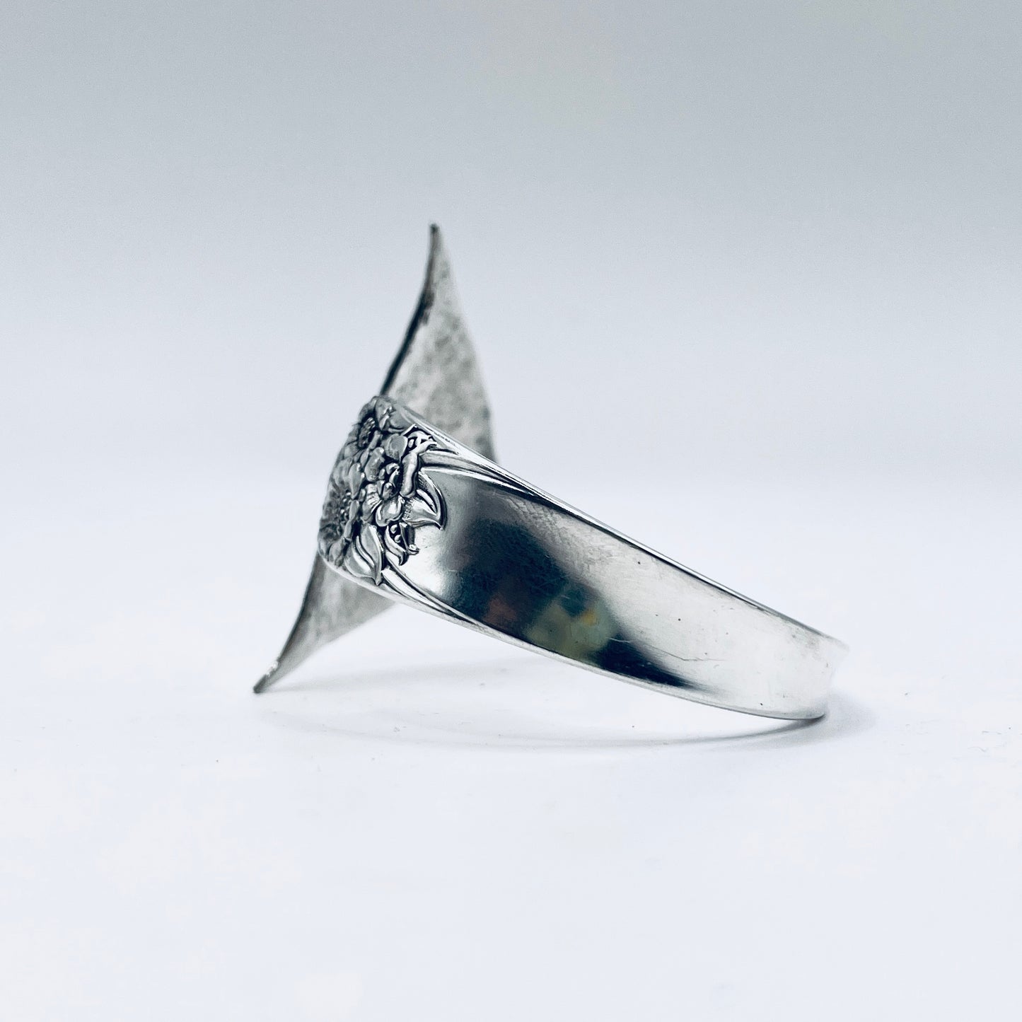 Bracciale Artigianale GIRASOLI Mod. CODA MARTELLATA Realizzato con Antica posata in Argento (Prima Metà del ’900)