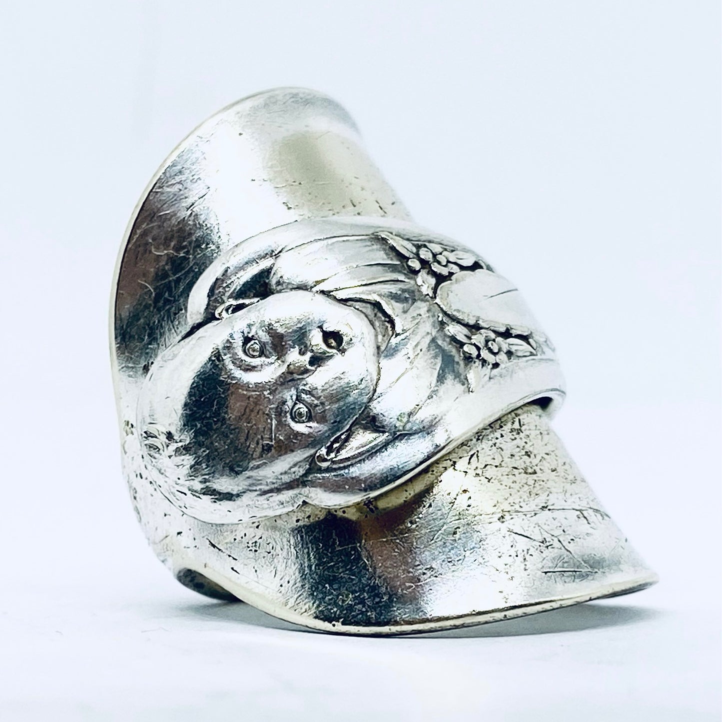 Anello Artigianale GERBER Mod. INTERO Realizzato con intero Antico Cucchiaino in Argento (Prima Metà del ’900)