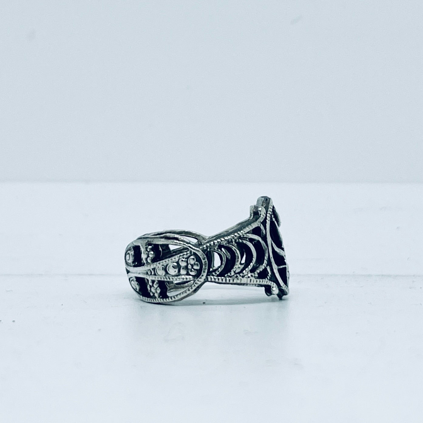 Anello Artigianale “BOCCHETTA SERRATURA TAO” Realizzato con bocchetta serratura in Argento (Prima Metà del ’900)