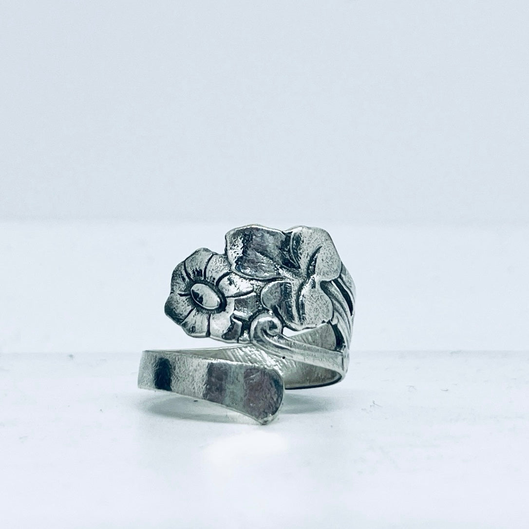 Anello Artigianale ACETOSELLA Mod. SPIRALE Realizzato con Antica posata in Argento (Prima Metà del ’900)