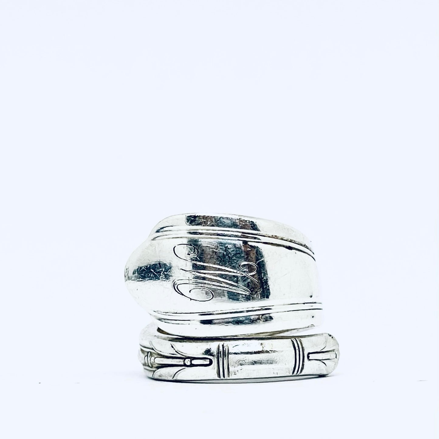 Anello Artigianale con Iniziale M