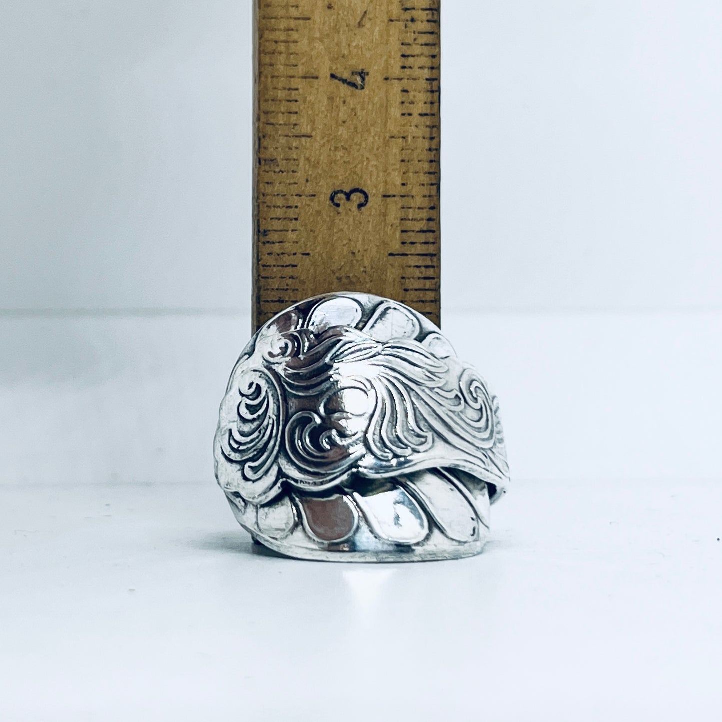 Anello Artigianale Mod. INTERO Realizzato con intero Antico Cucchiaino in Argento (Prima Metà del ’900)