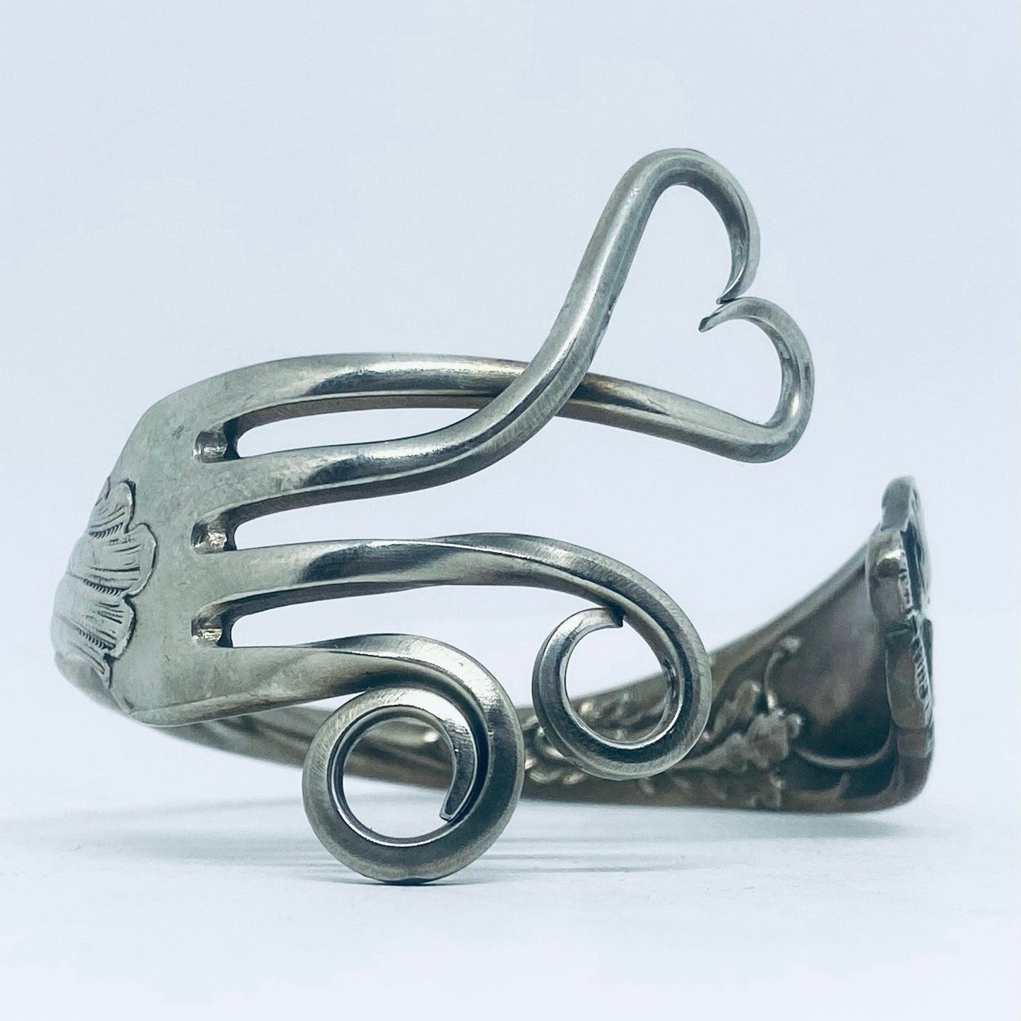 Bracciale Artigianale Mod. FORCHETTA INNAMORATA Realizzato con Antica posata in ALPACCA (Prima Metà del ’900)