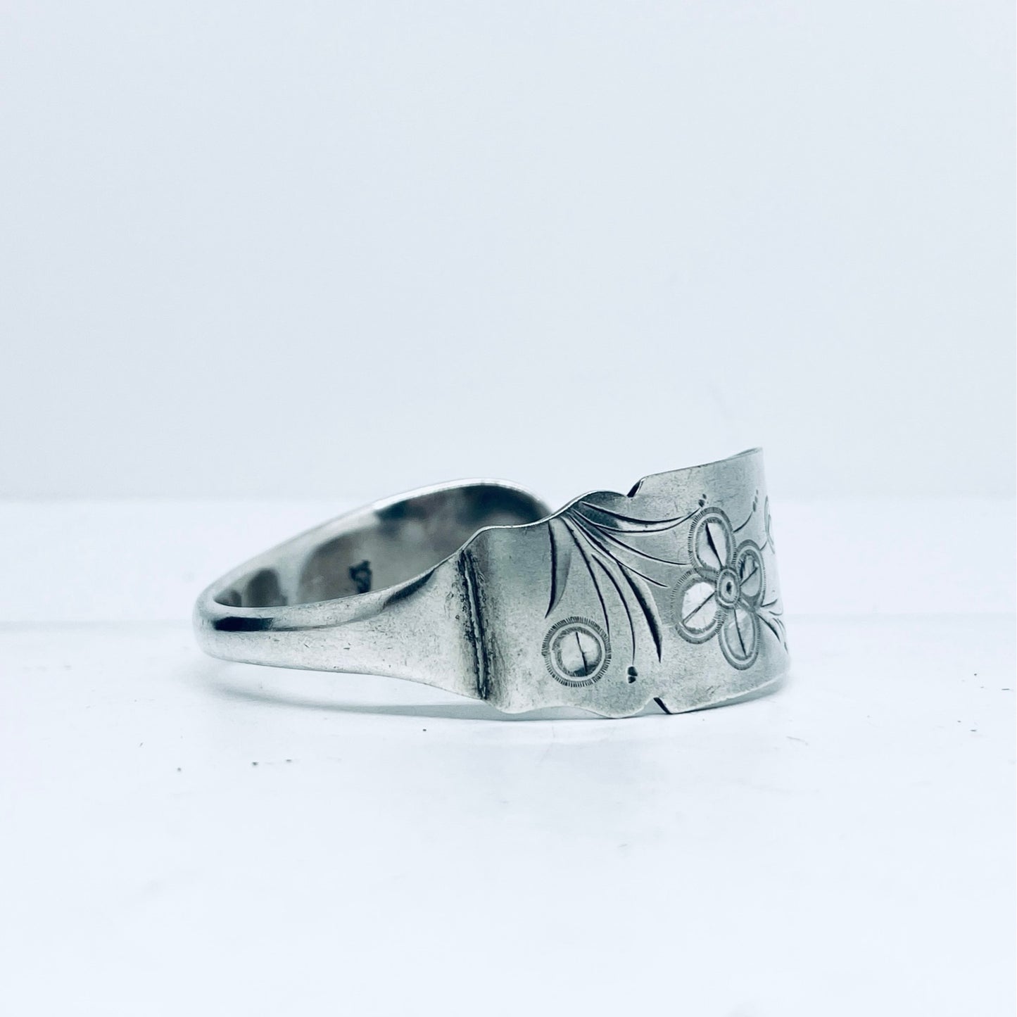 Bracciale Artigianale Mod. MASTER BUTTER KNIFE Realizzato con Antica posata in Argento (Prima Metà del ’900)