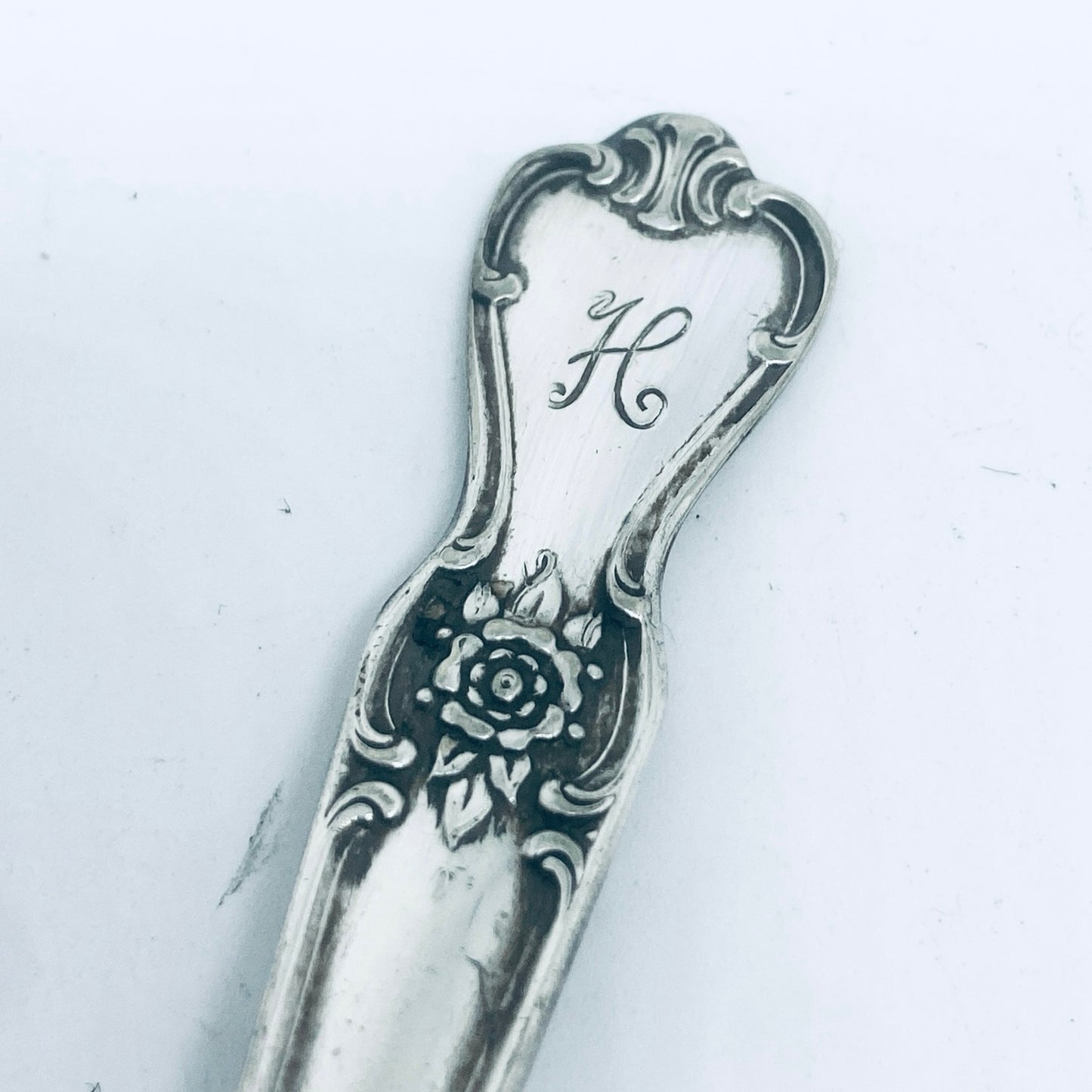 Anello Artigianale con Iniziale H