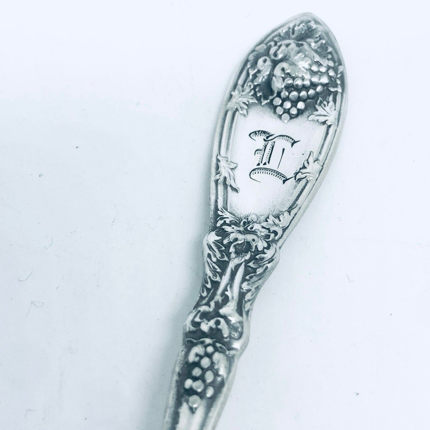Anello Artigianale con Iniziale L